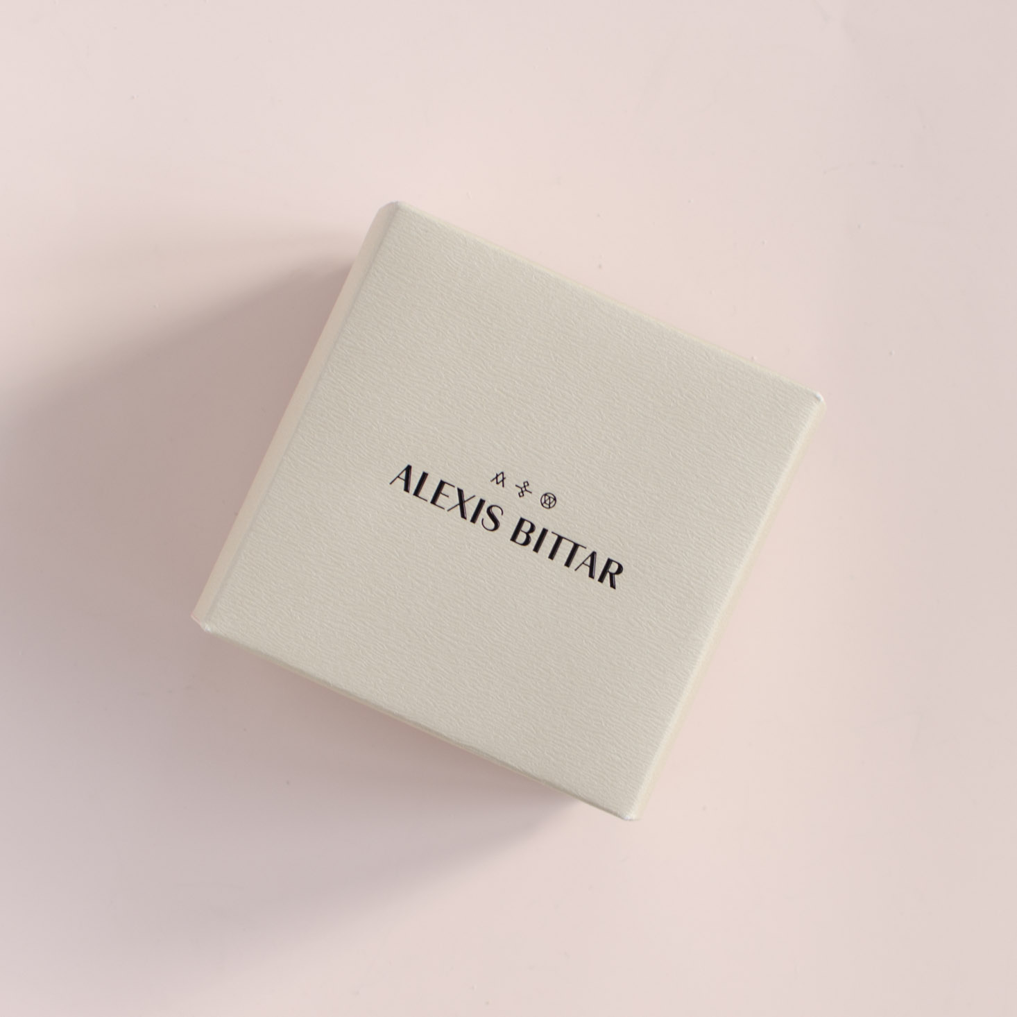 popsugar-neiman-marcus-limited-edition-box-2016-001
