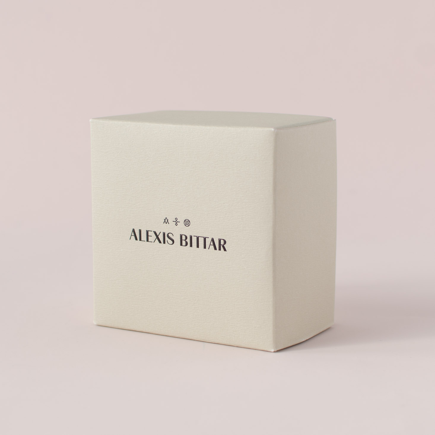 popsugar-neiman-marcus-limited-edition-box-2016-002