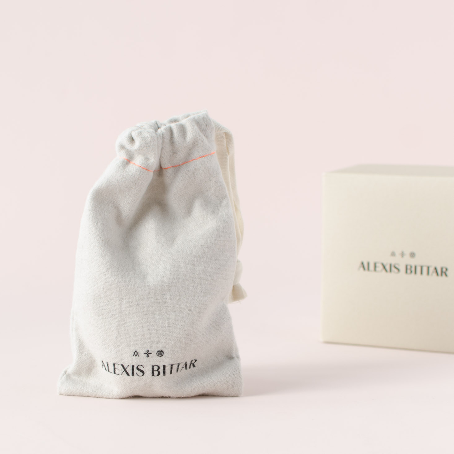 popsugar-neiman-marcus-limited-edition-box-2016-003
