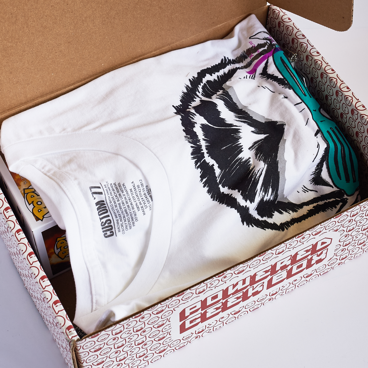powered-geek-box-october-2016-0002