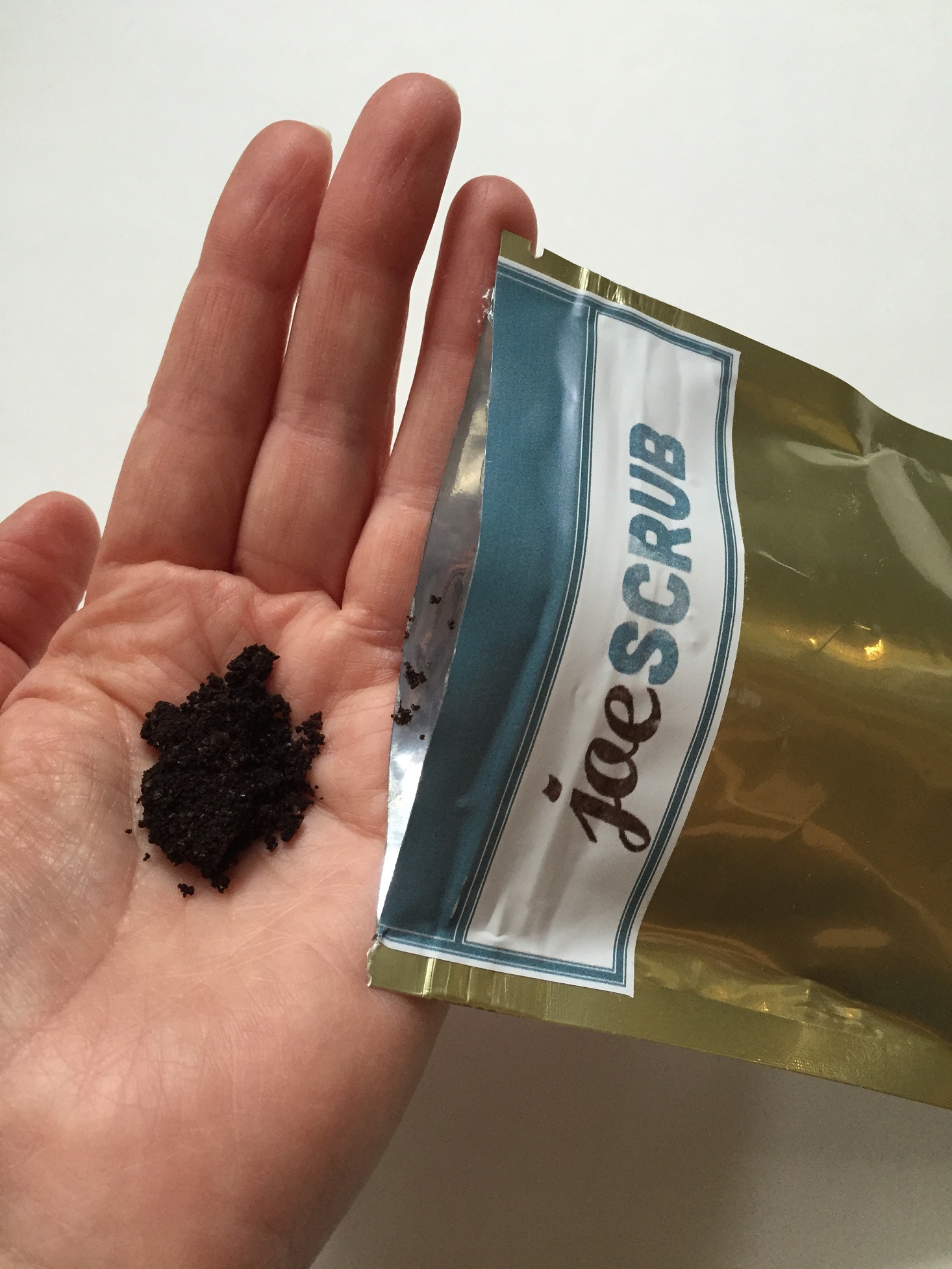 sg-beauty-box-october-2016-coffee-scrub2