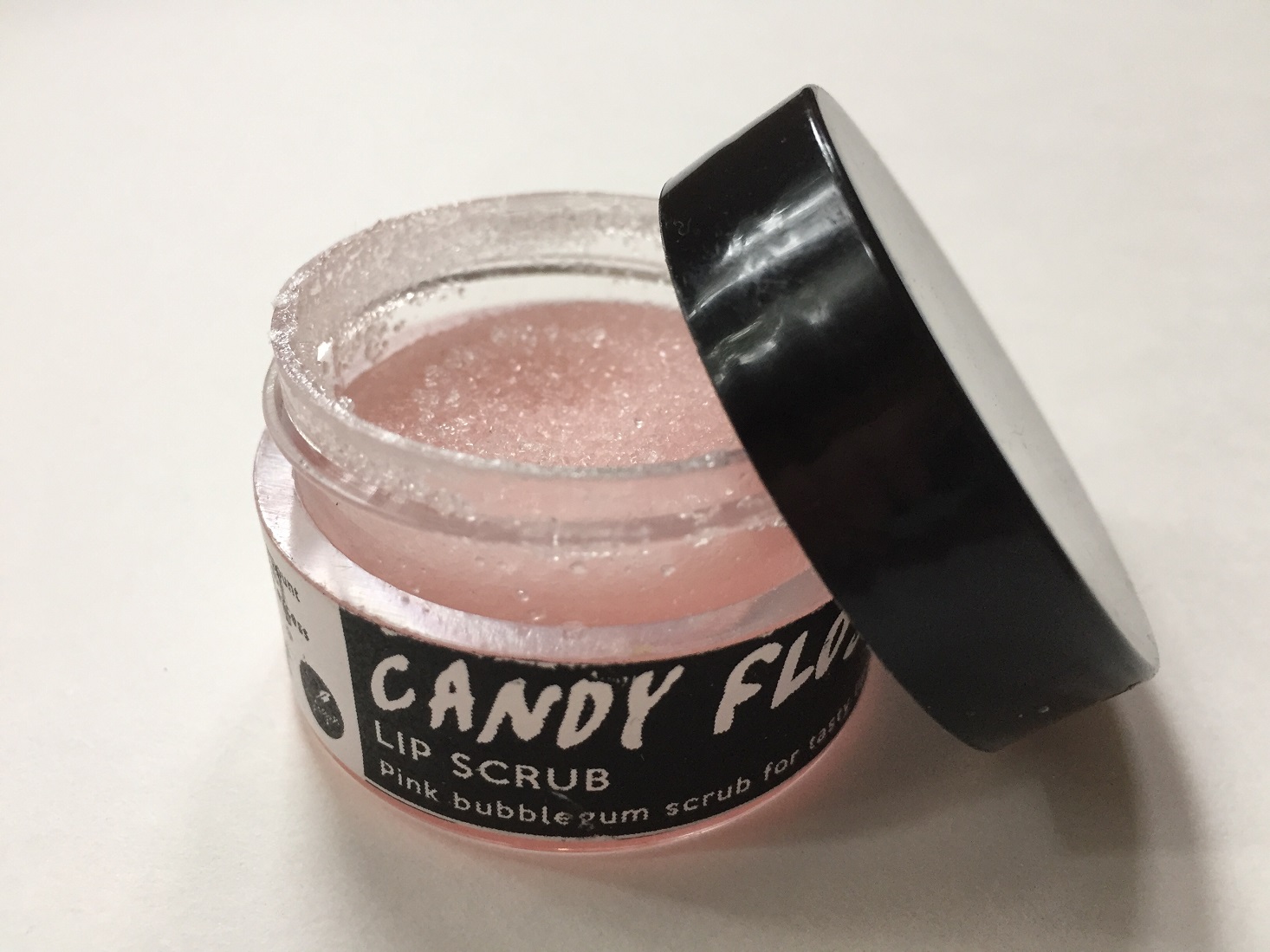 sg-beauty-box-october-2016-lip-scrub