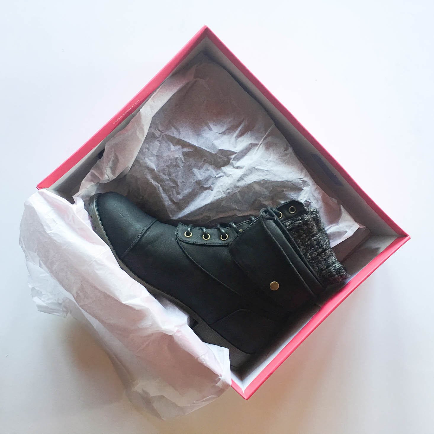 shoe-dazzle-october-2016-inside-box