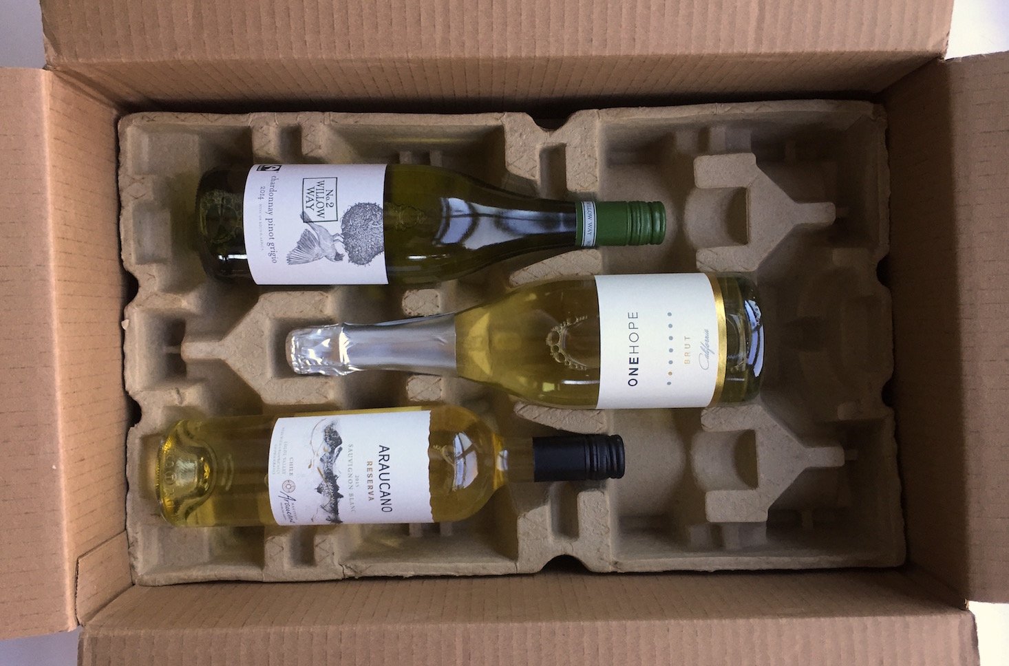 wine-awesomeness-october-2016-box-open