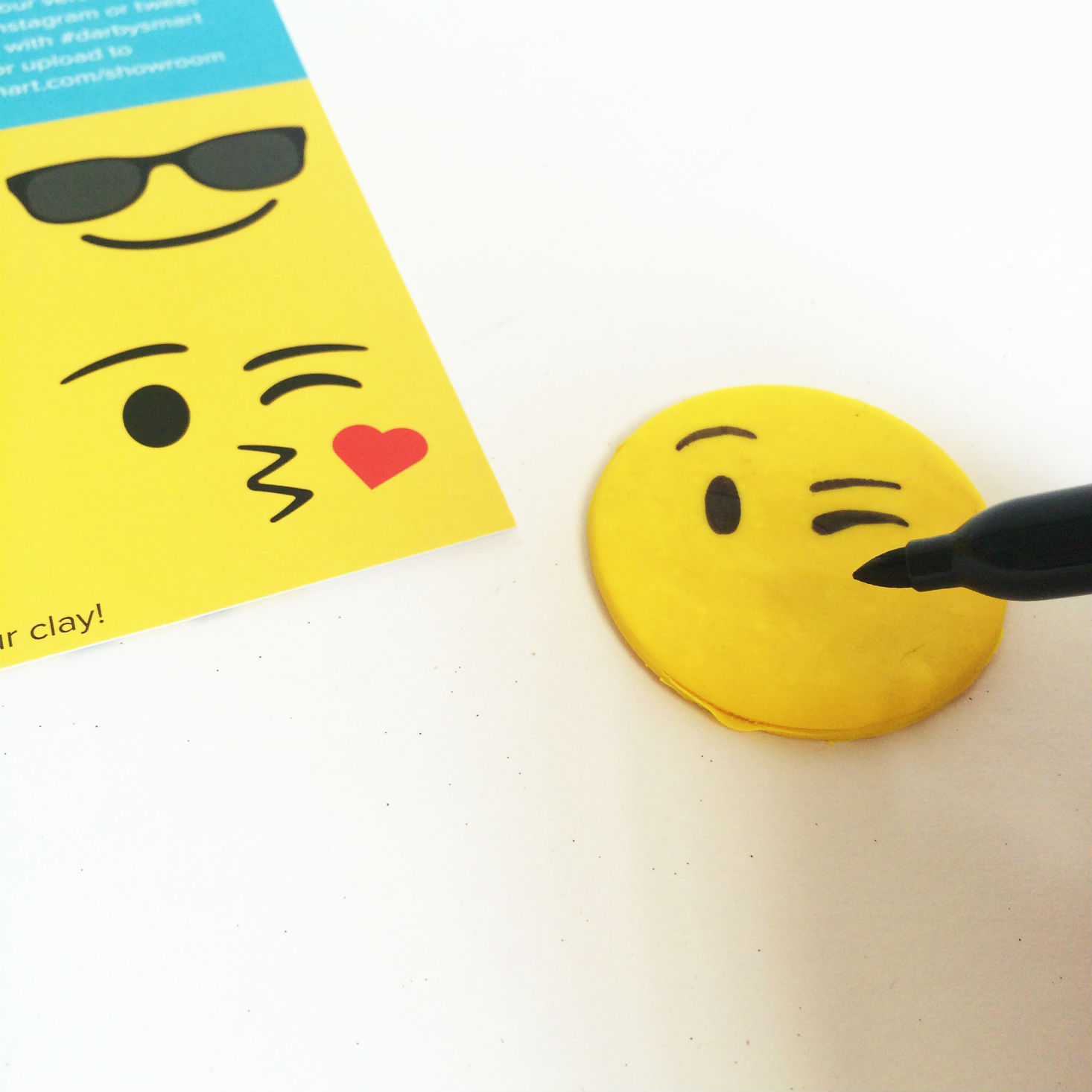 We're reviewing the emoji craft from the Darby Girl box from Darby Smart! 
