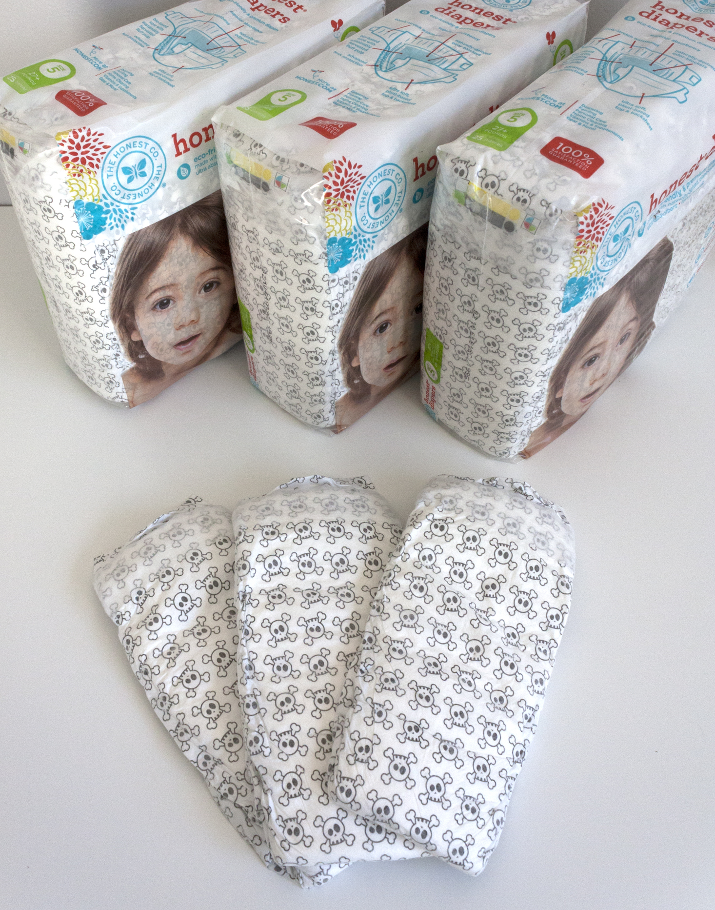 honest_co_diapers_and_wipes_bundle_october_2016_skull_diapers