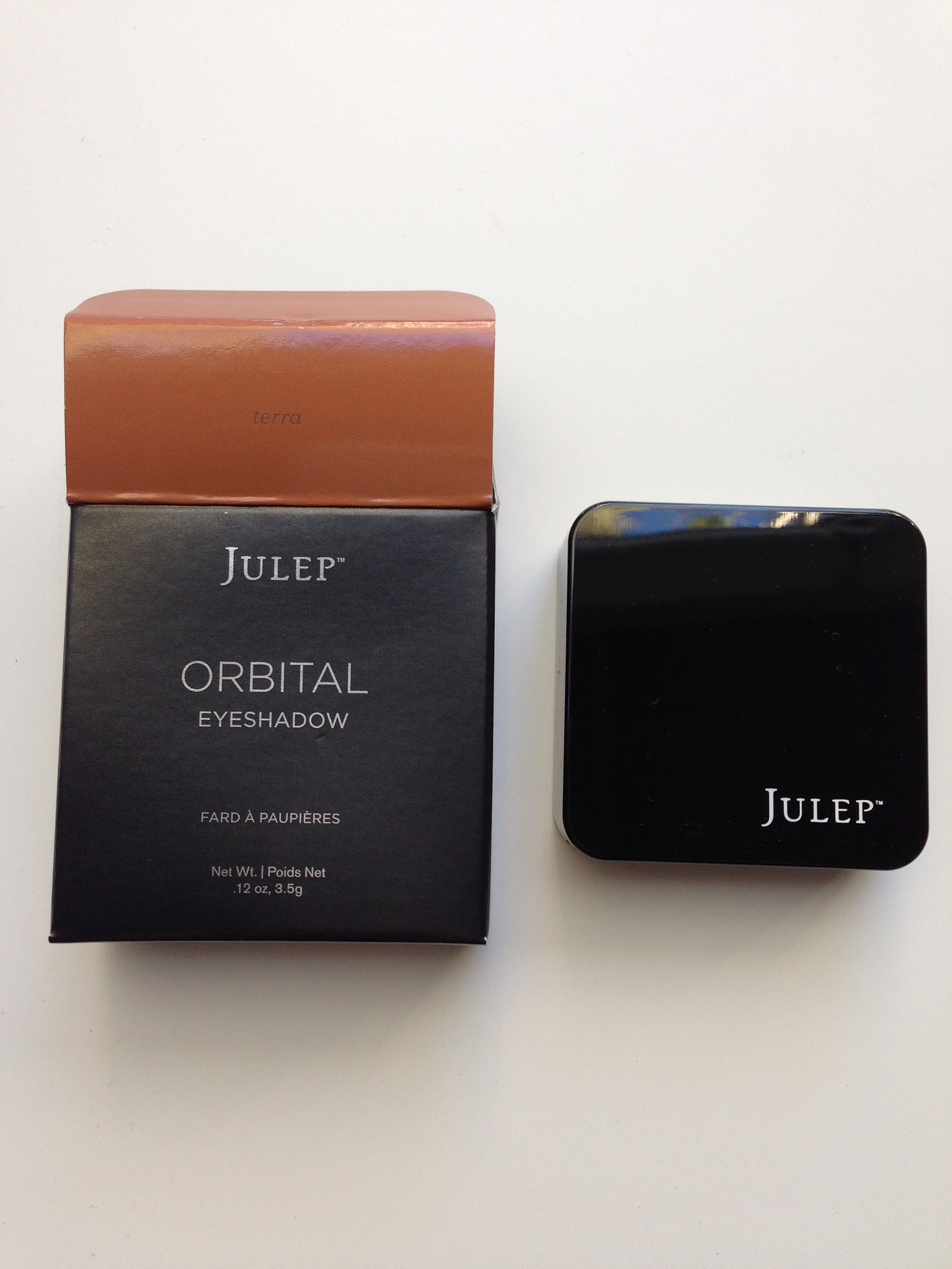 julep-bewitched-glow-mystery-box-2016-orbital-eyeshadow2