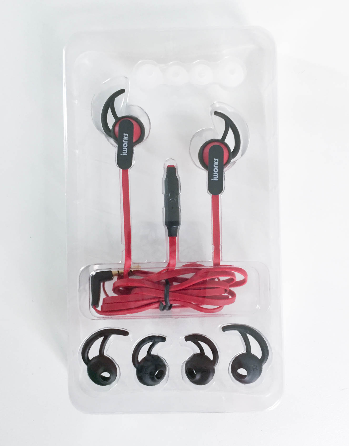 mini-mystery-box-awesome-september-2016-earbuds-2