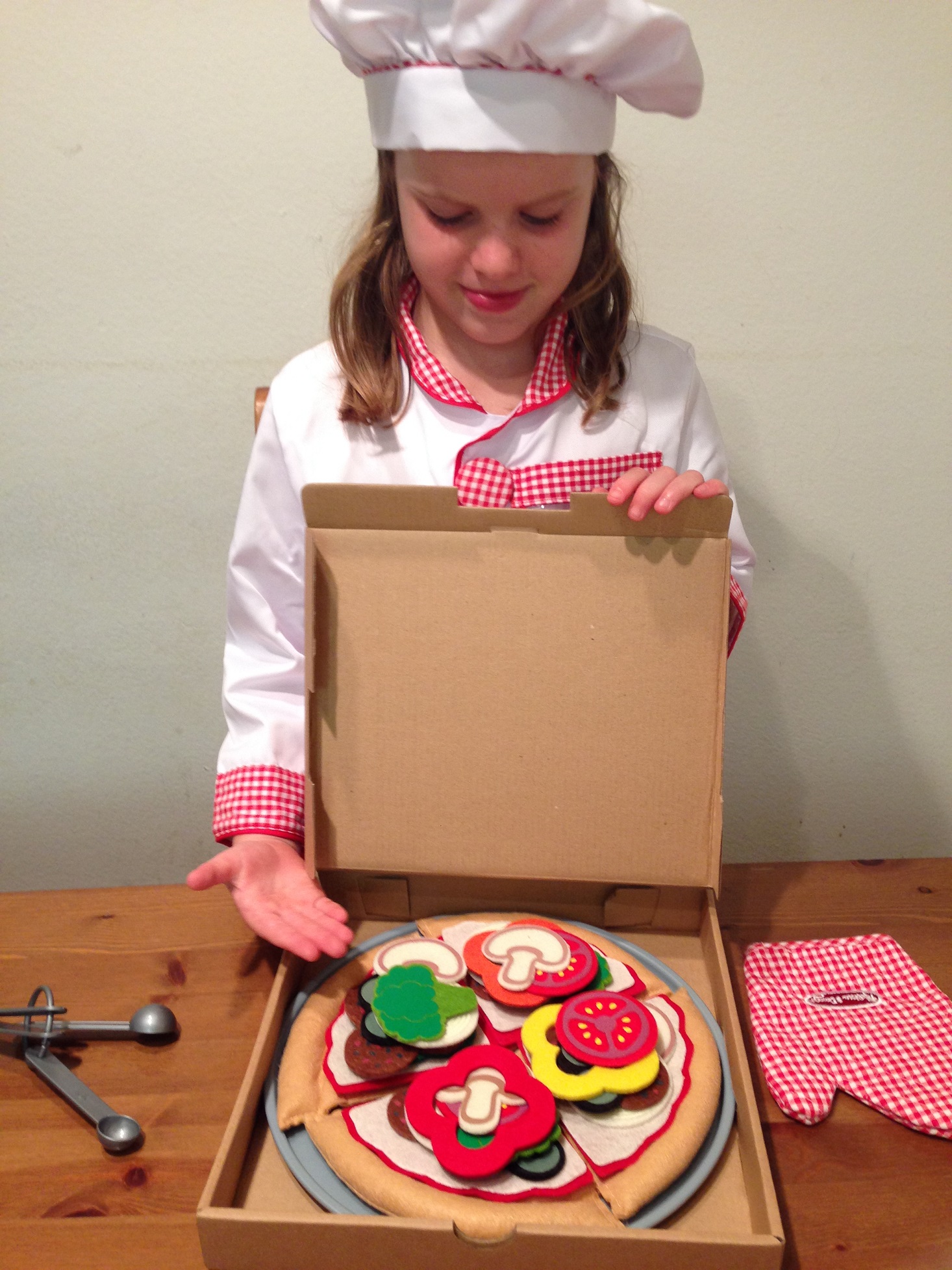 my-pretend-place-july-to-september-2016-felt-pizza-set-presenting3