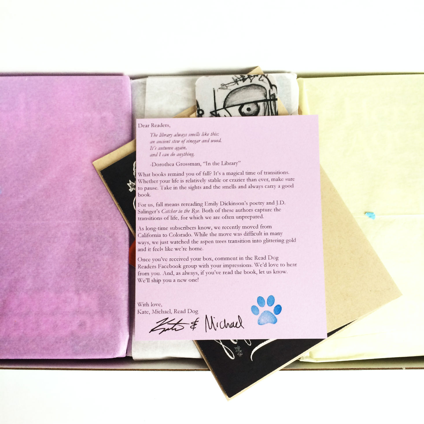 What's inside the October 2016 Read Dog box? Check out our review!
