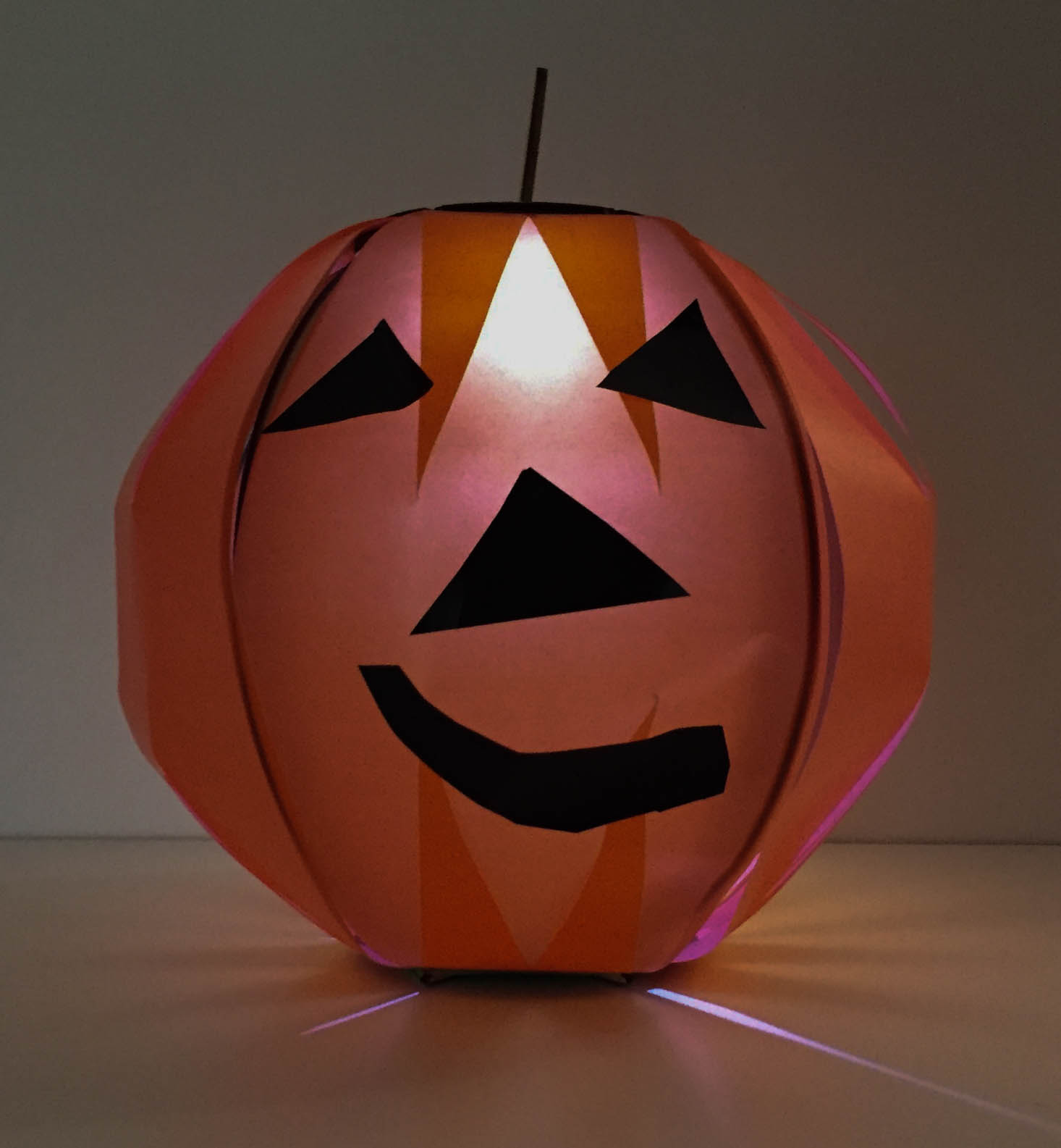 tinker-crate-pumpkin-lantern-october-2016-pumpkin-lit