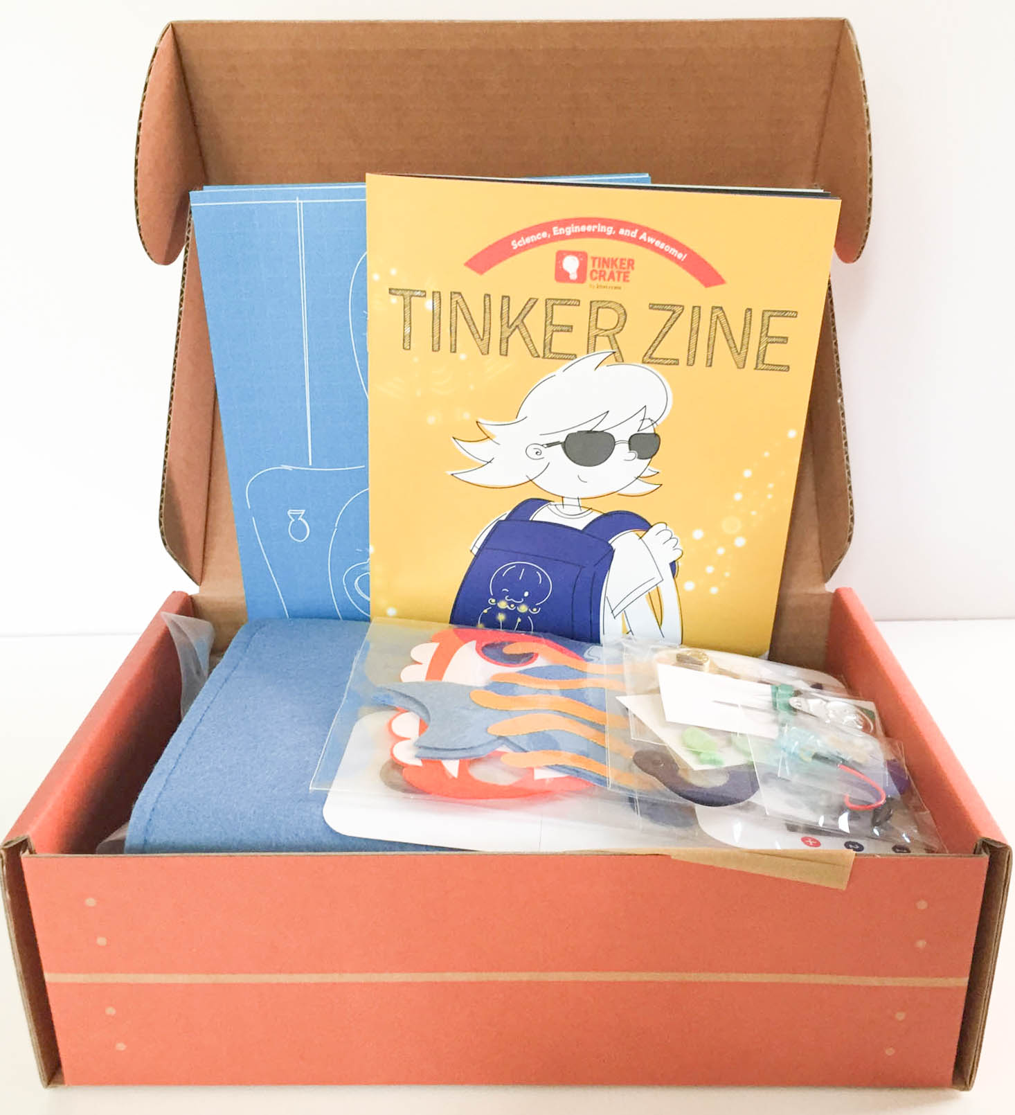 tinker-crate-september-2016-box-inside