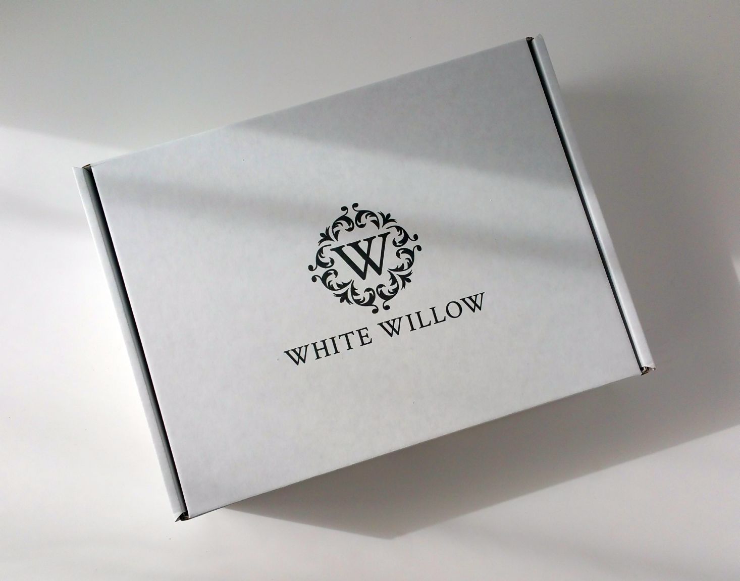 white-willow-october-2016-box