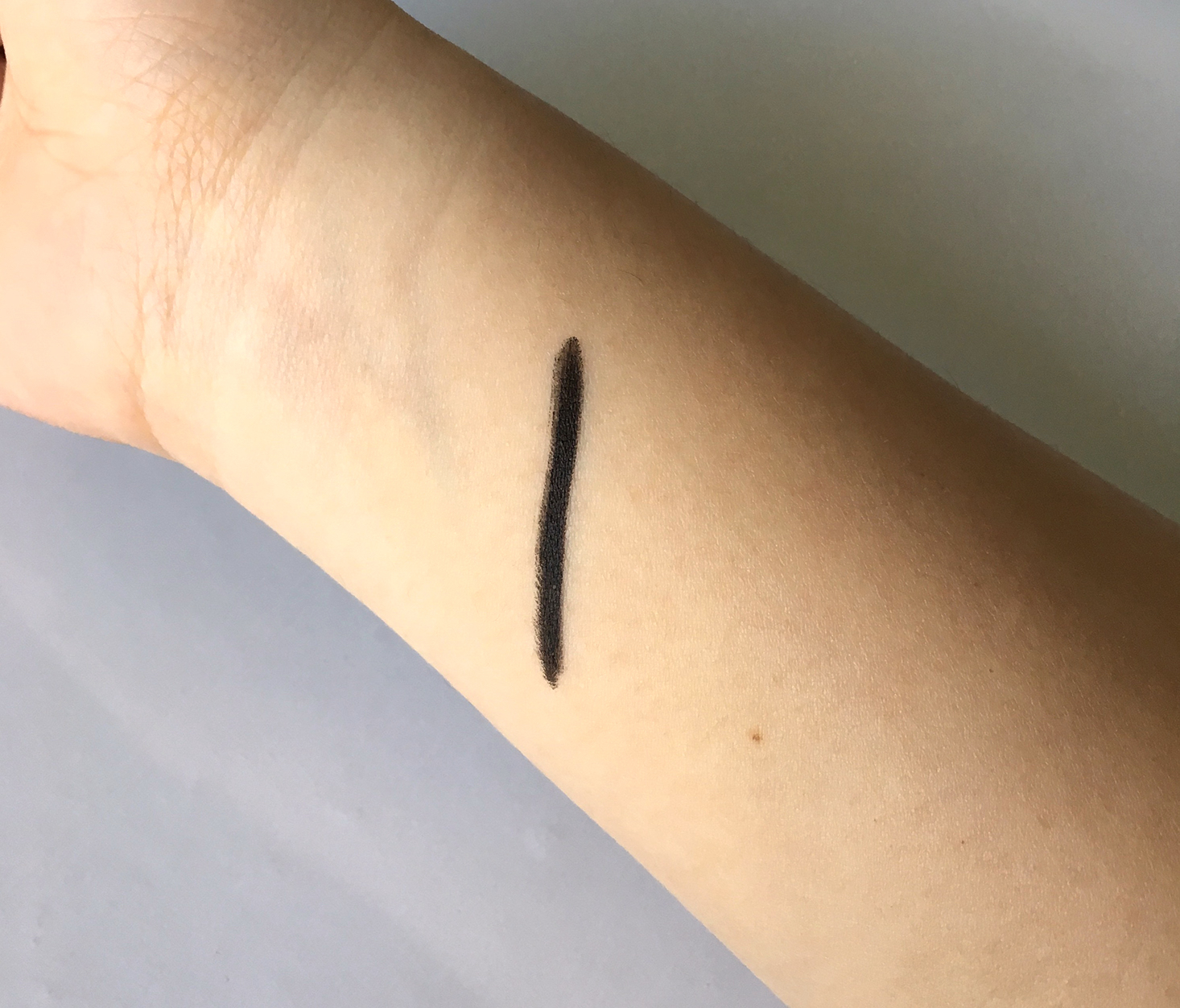 beauteque-bb-october-2016-eyeliner-swatch