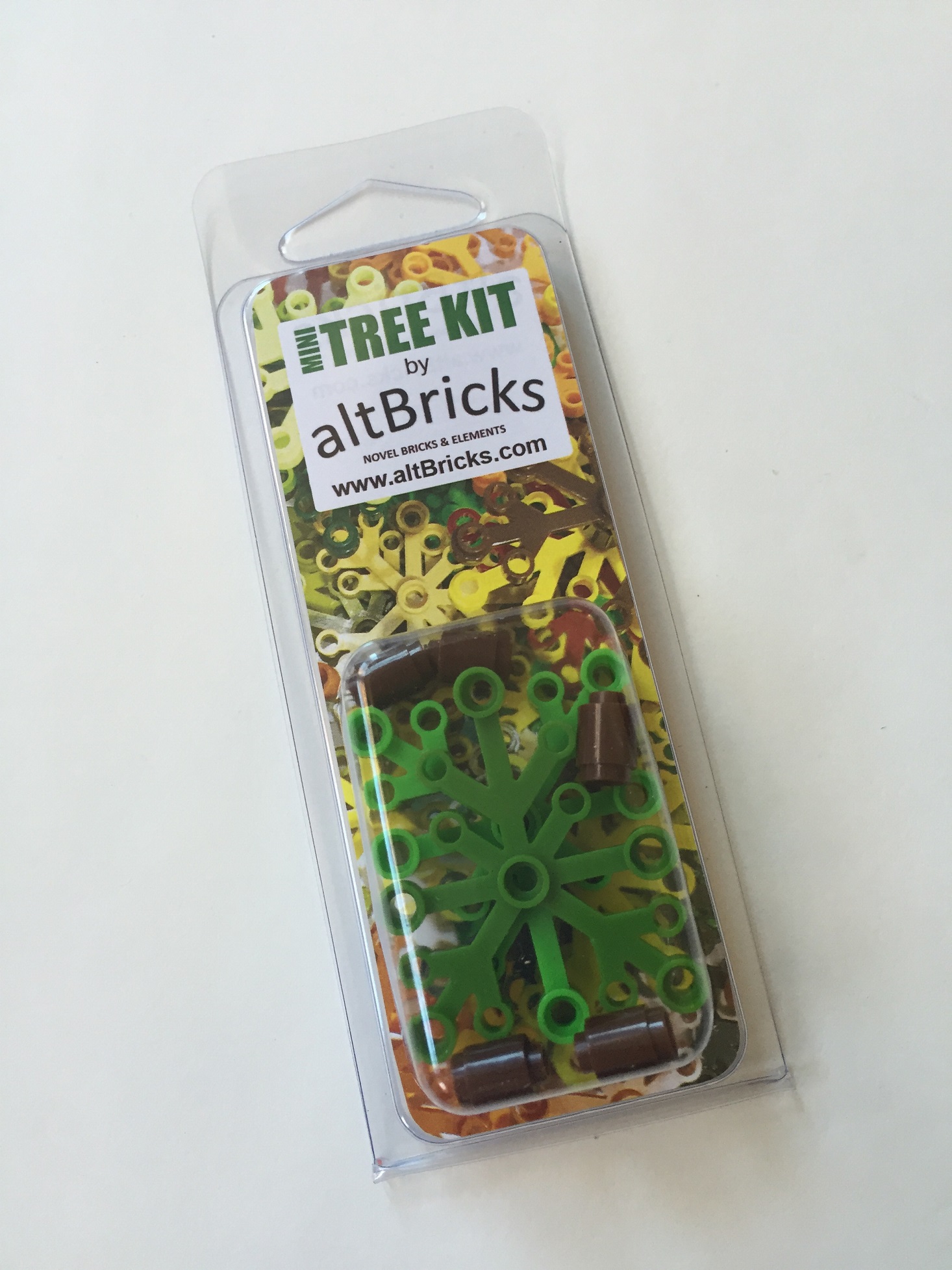 brick-loot-november-2016-tree