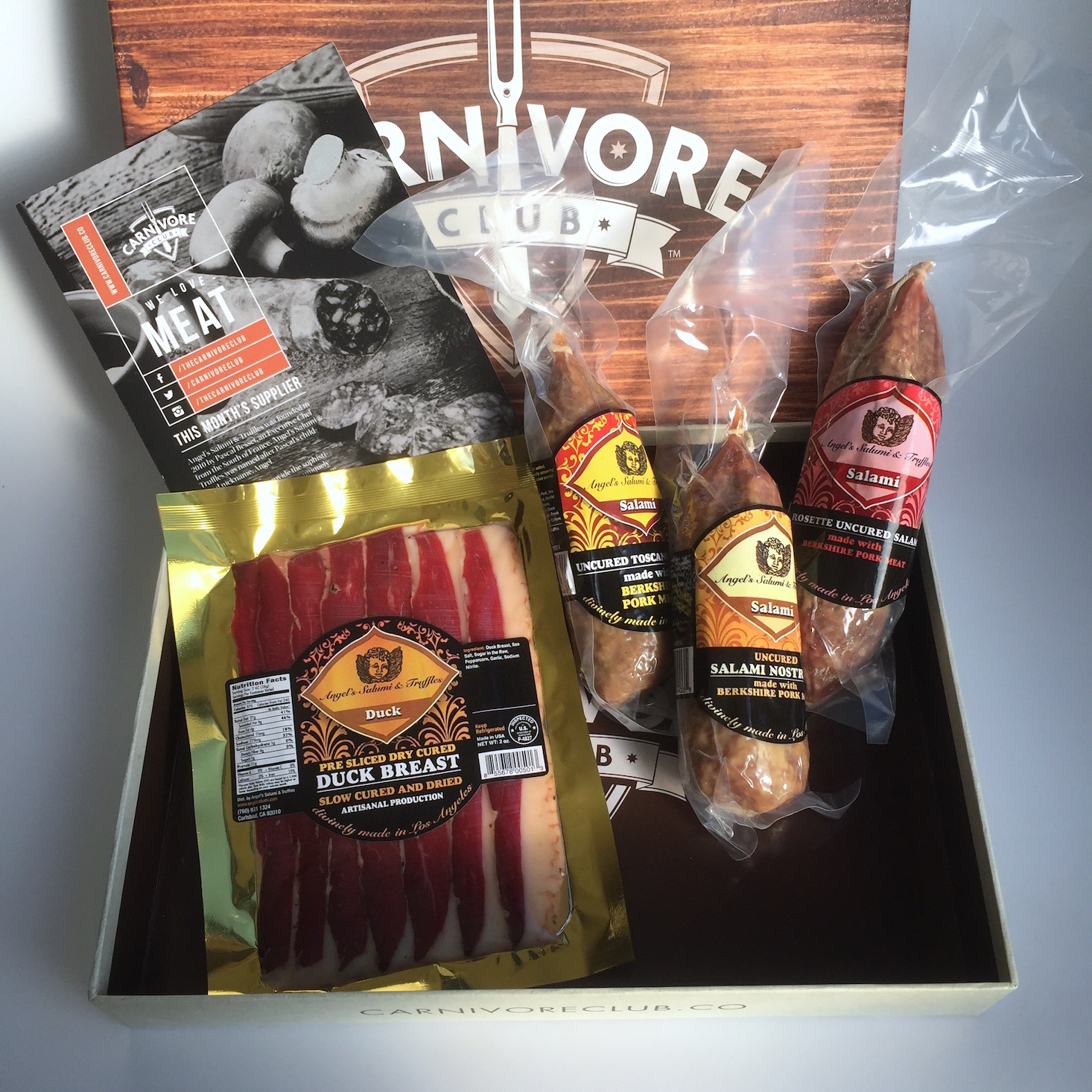 carnivore-club-november-2016-box-inside