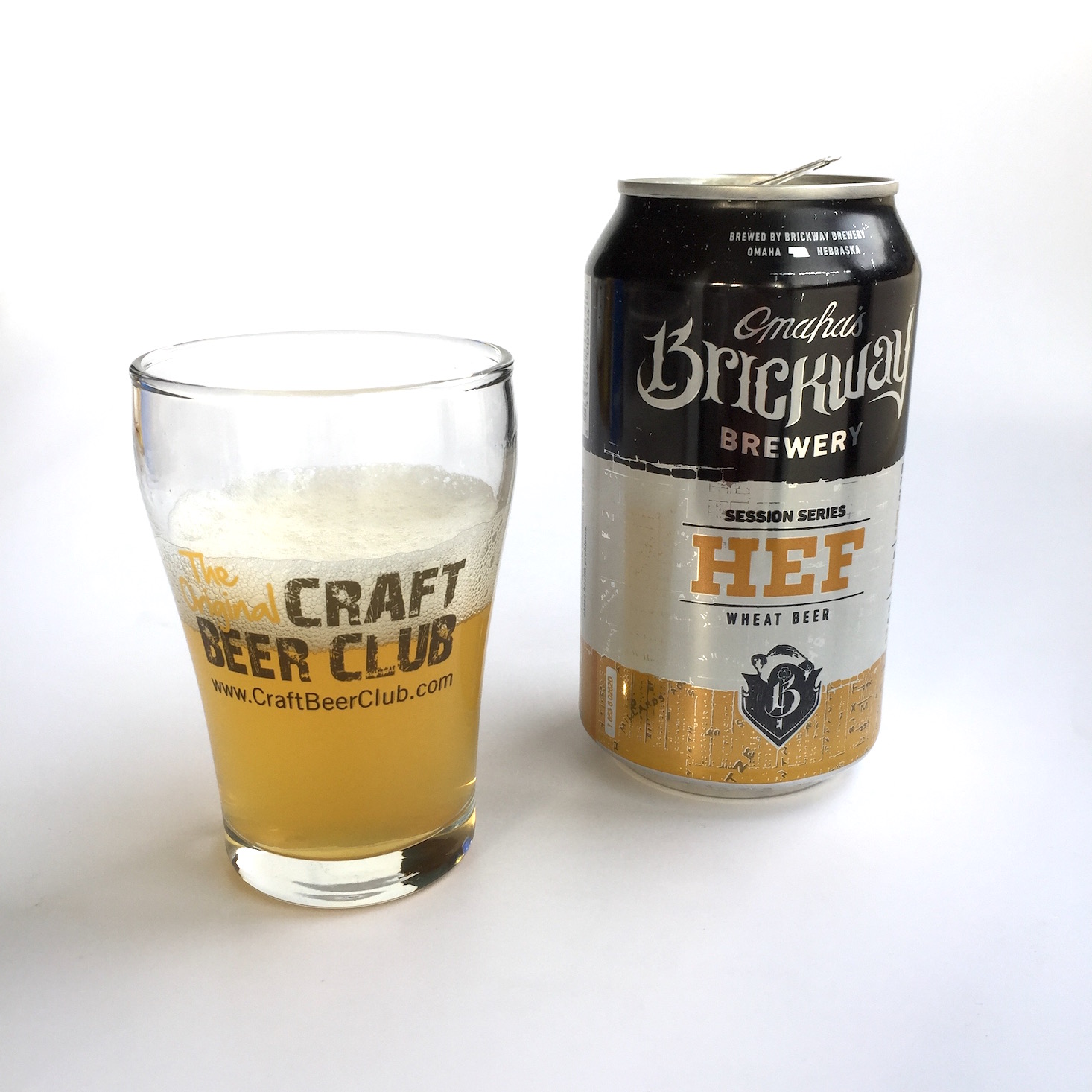 craft-beer-club-november-2016-brickway-hef-detail