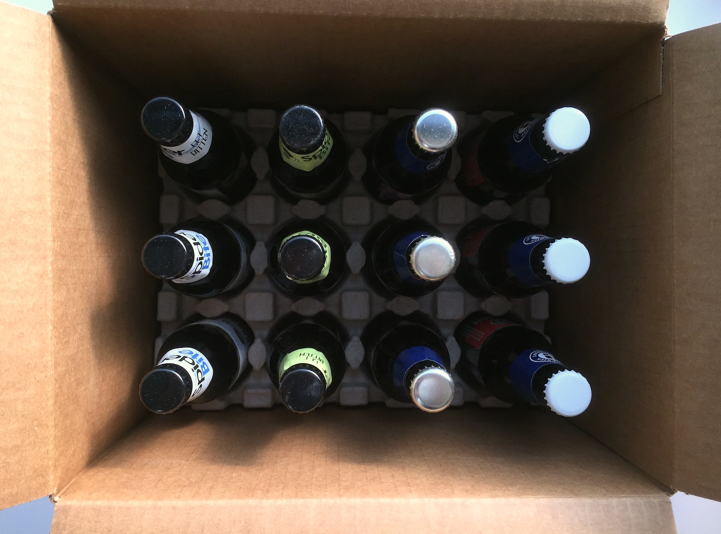 craft-beer-club-october-2016-box-open