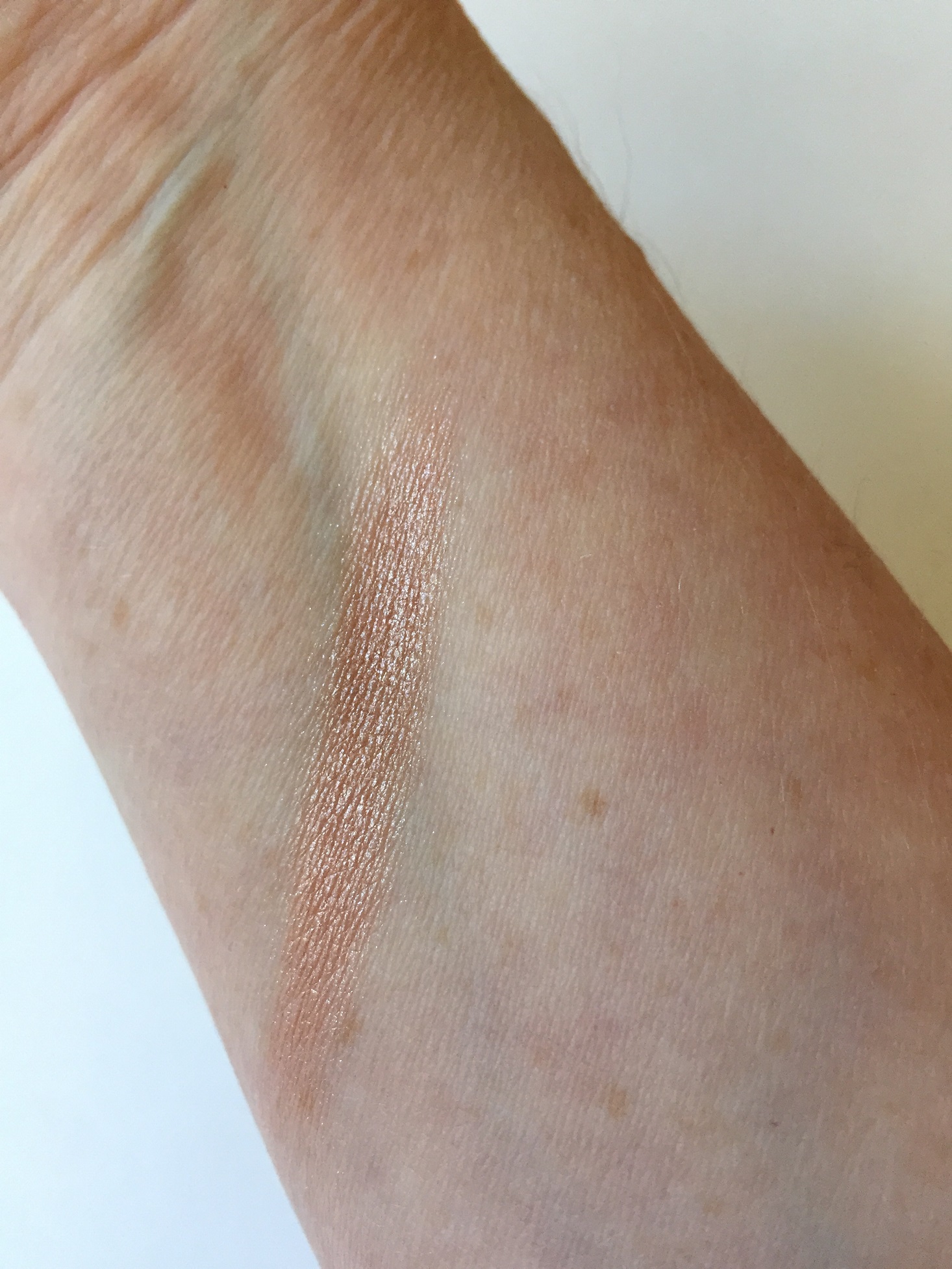 gift-izzy-october-2016-swatch