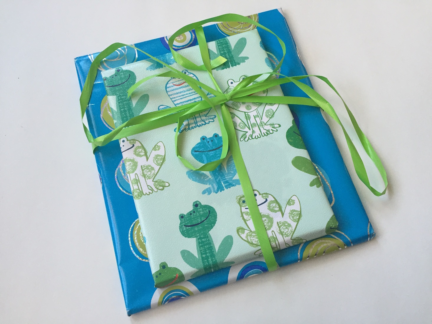 lil-bear-book-club-november-2016-books-wrapped