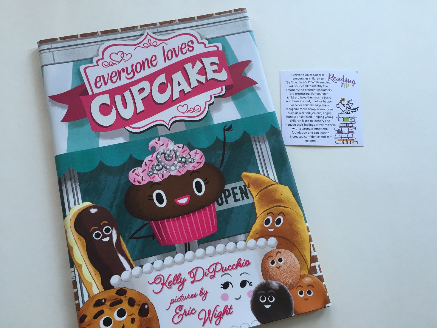 litjoy-october-2016-cupcake