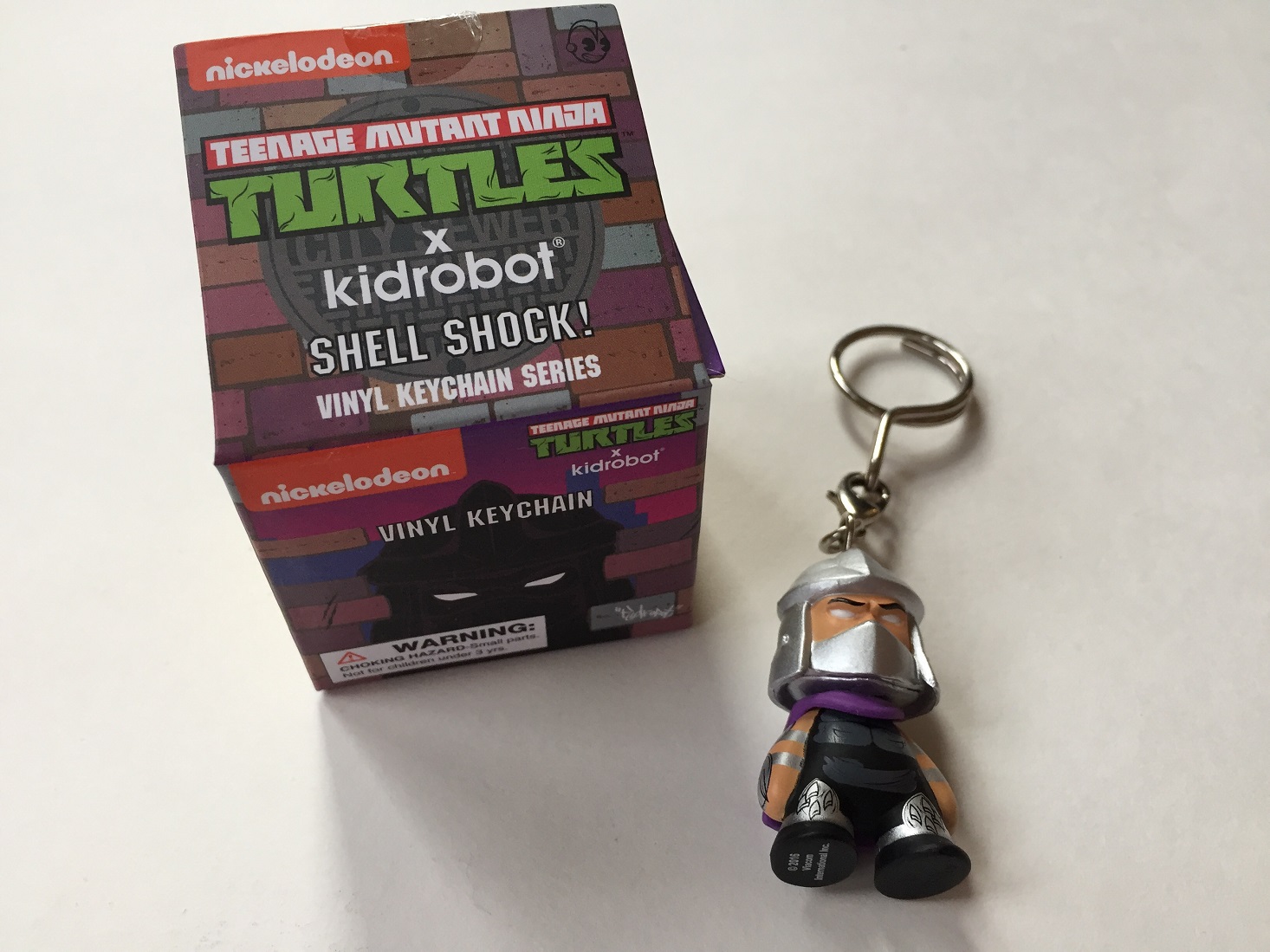 retro-pop-box-1980s-november-2016-keychain