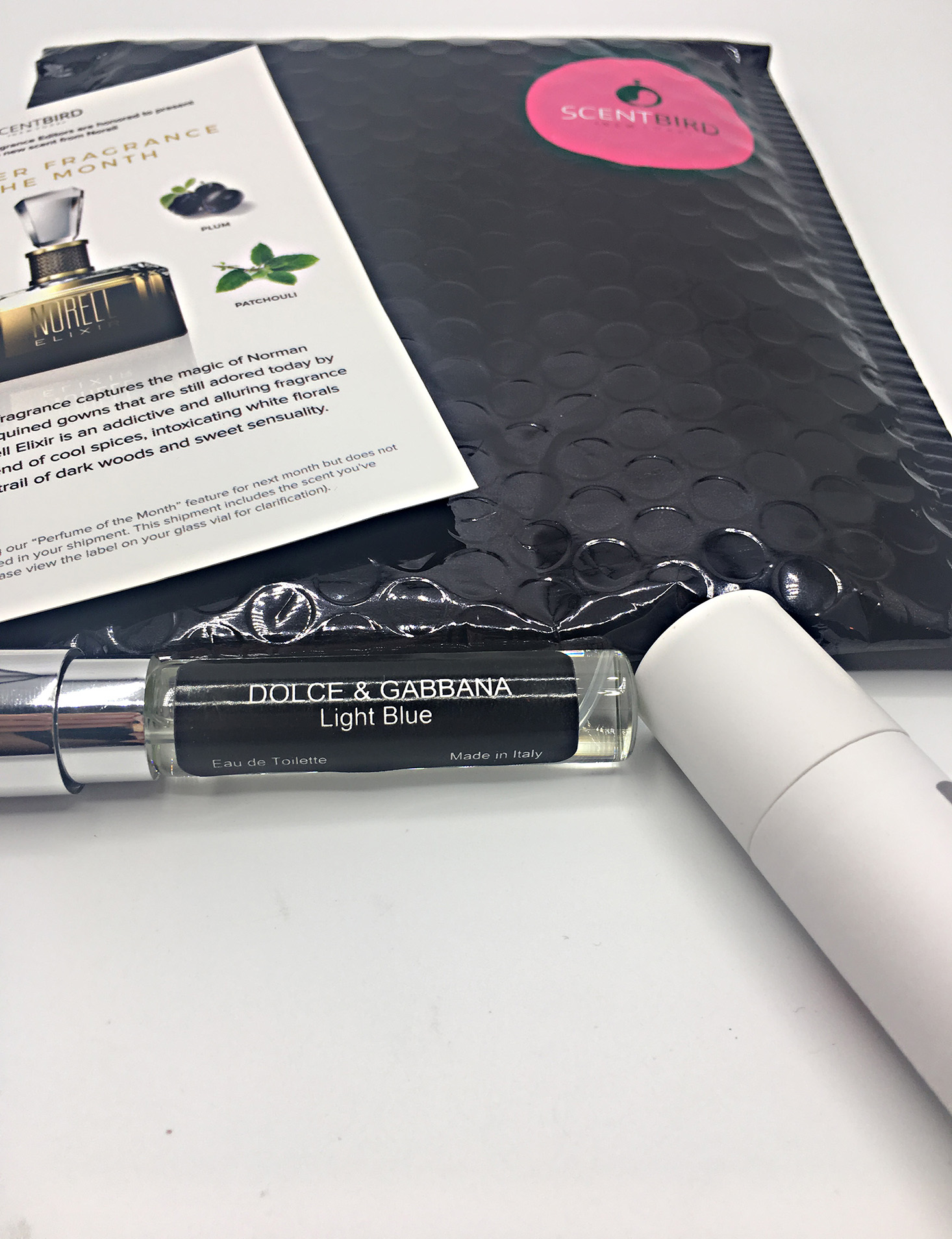 scentbird-women-october-2016-light-blue