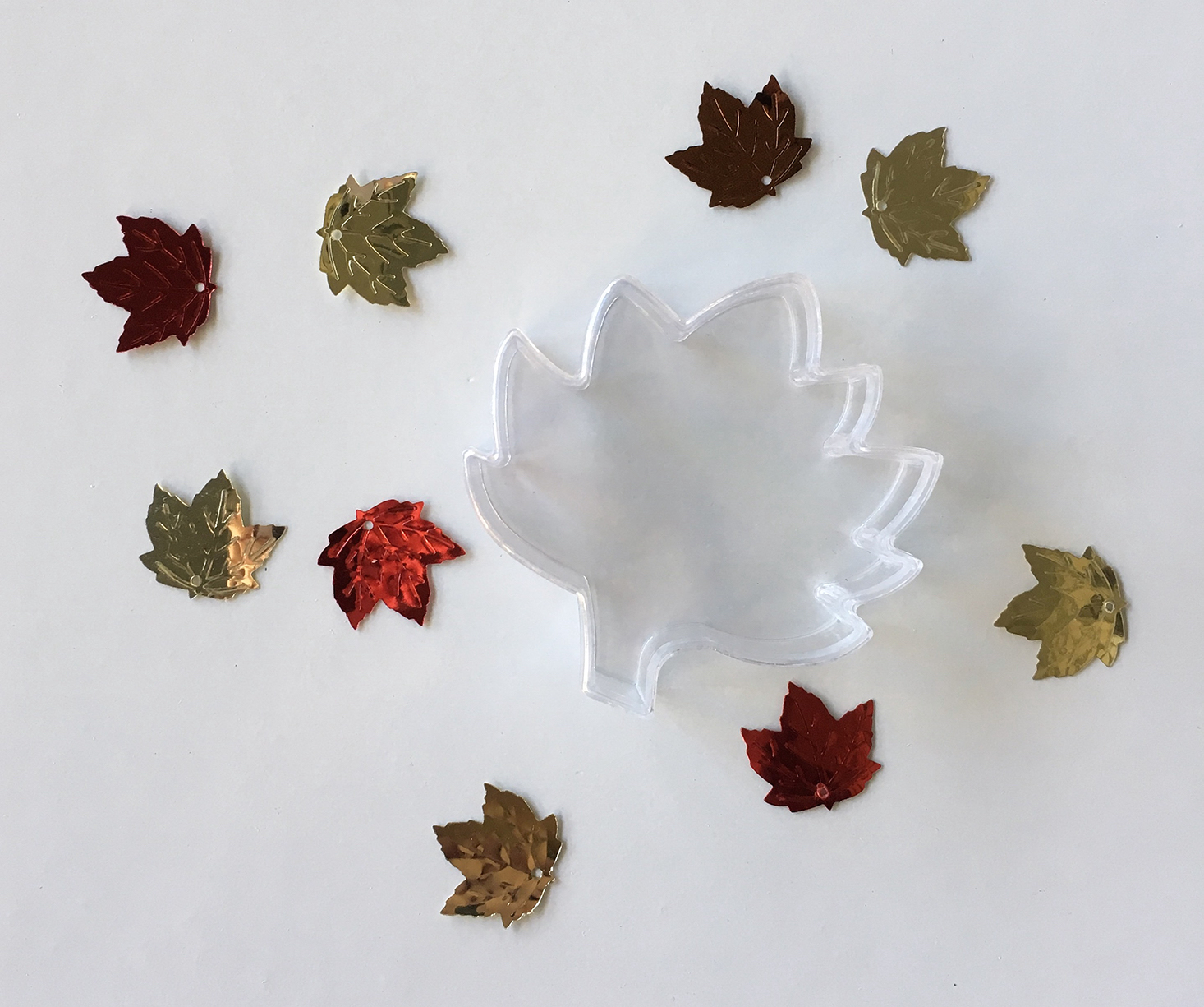sweet-surprises-november-2016-leaf-box-and-confetti