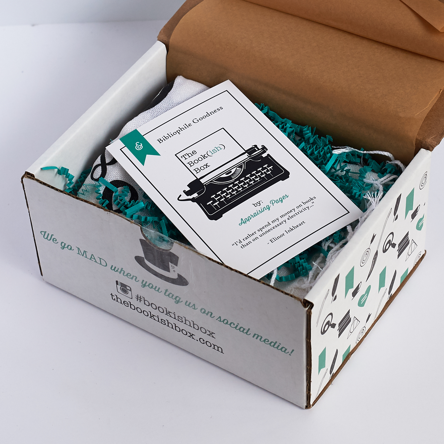 Read our review of the October 2016 Bookish Box!