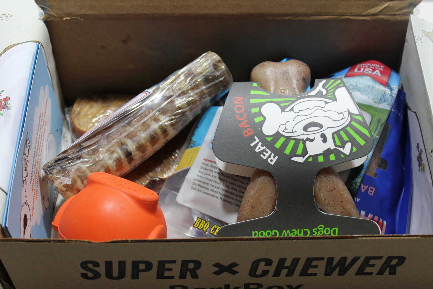 barkbox-super-chewer-november-2016-inside2