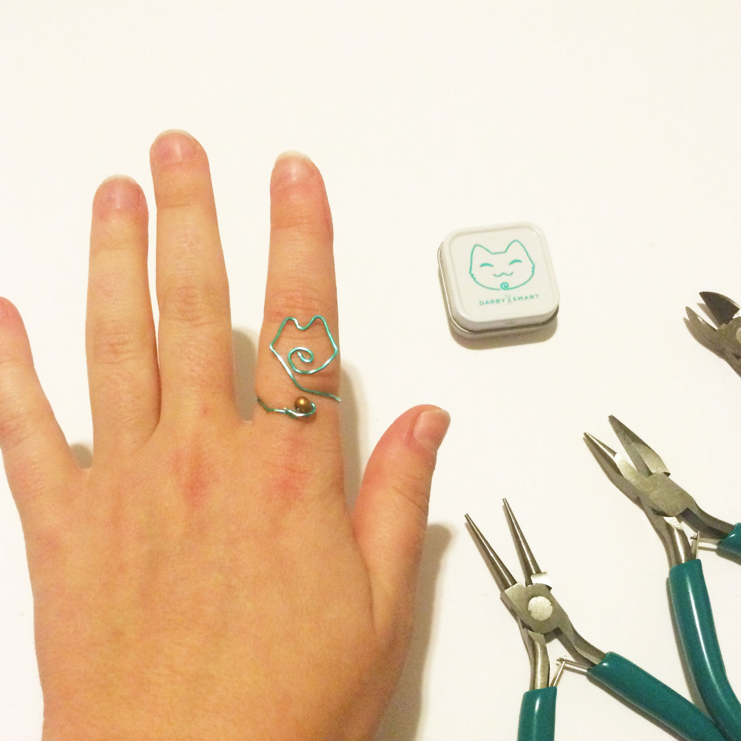 Read our review of this jewelry-making Darby Girl box! 