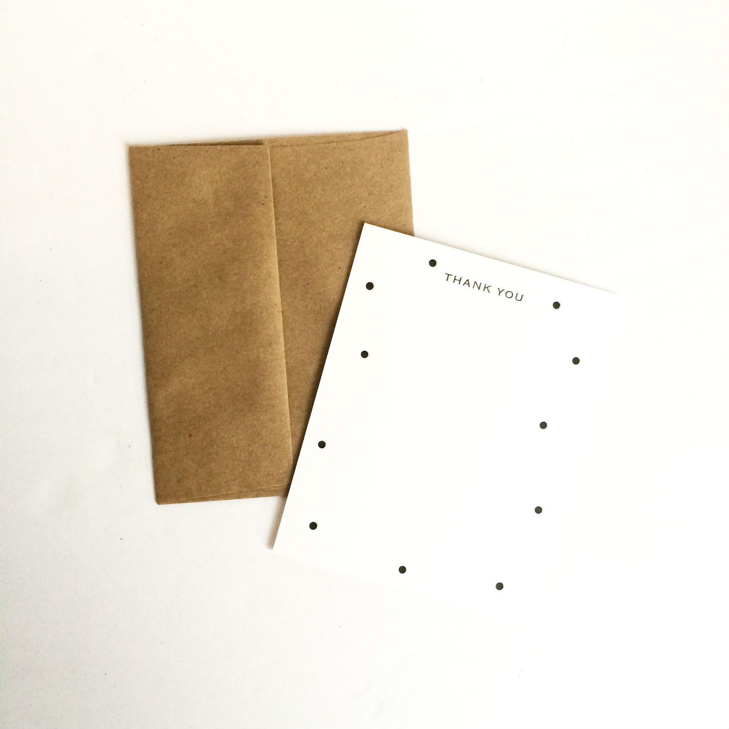 See what's inside the October 2016 Idea Chic Stationery Box Set in our review!