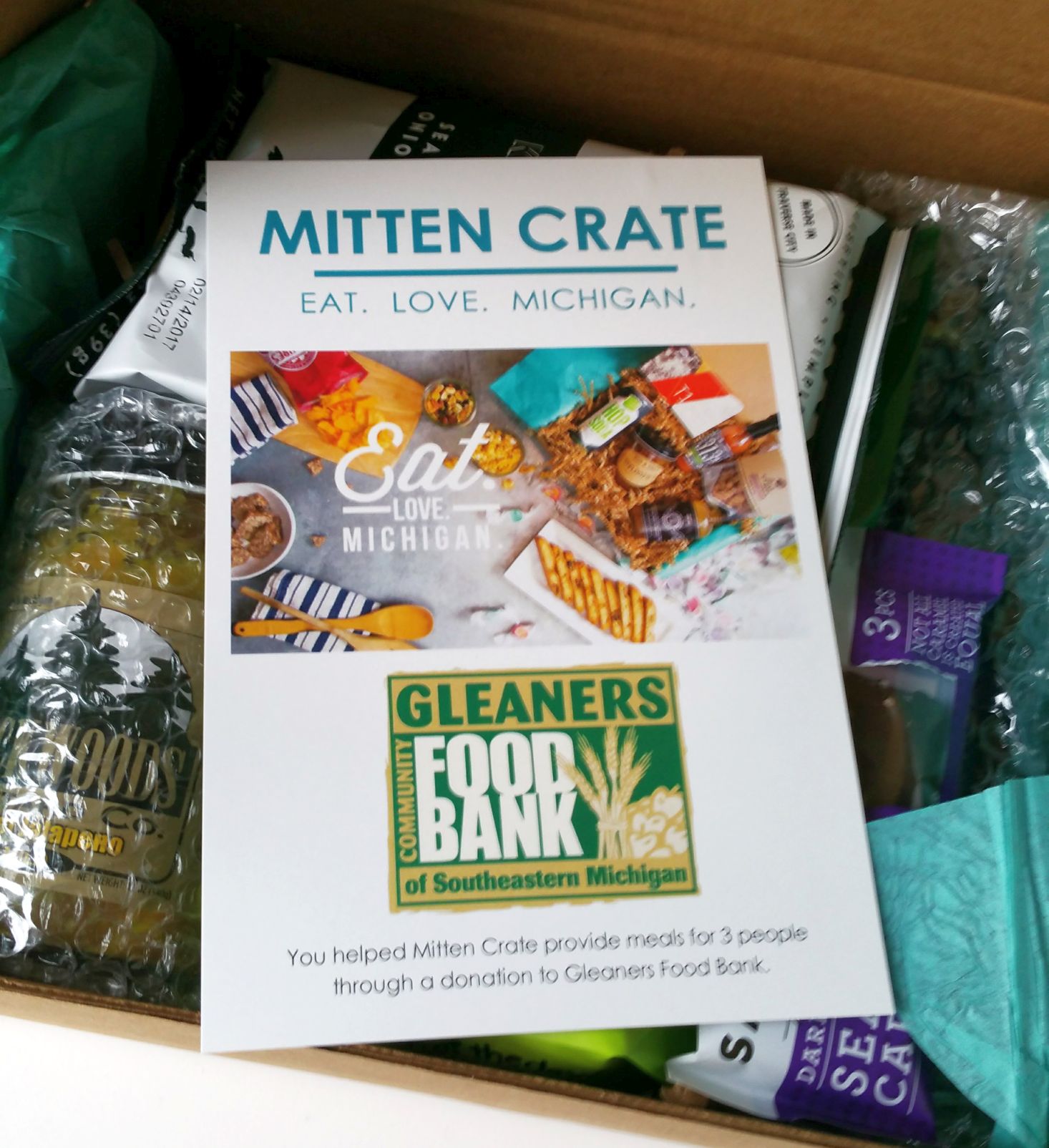 mitten-crate-october-2016-info-card-1