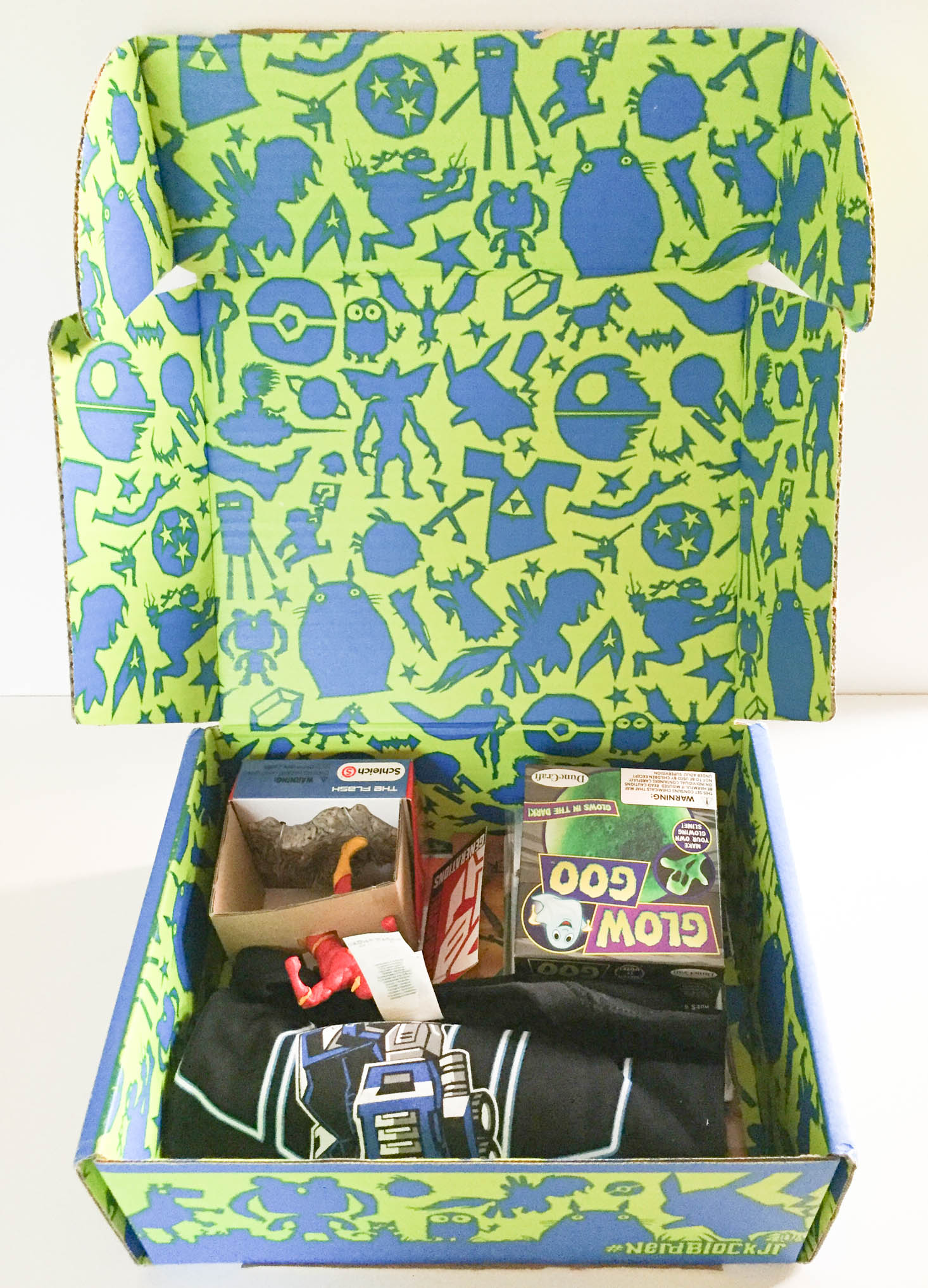 nerd-block-jr-boys-october-2016-box-inside