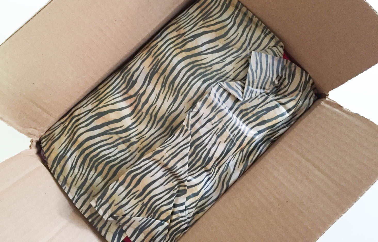 peaches-and-petals-november-2016-box-inside