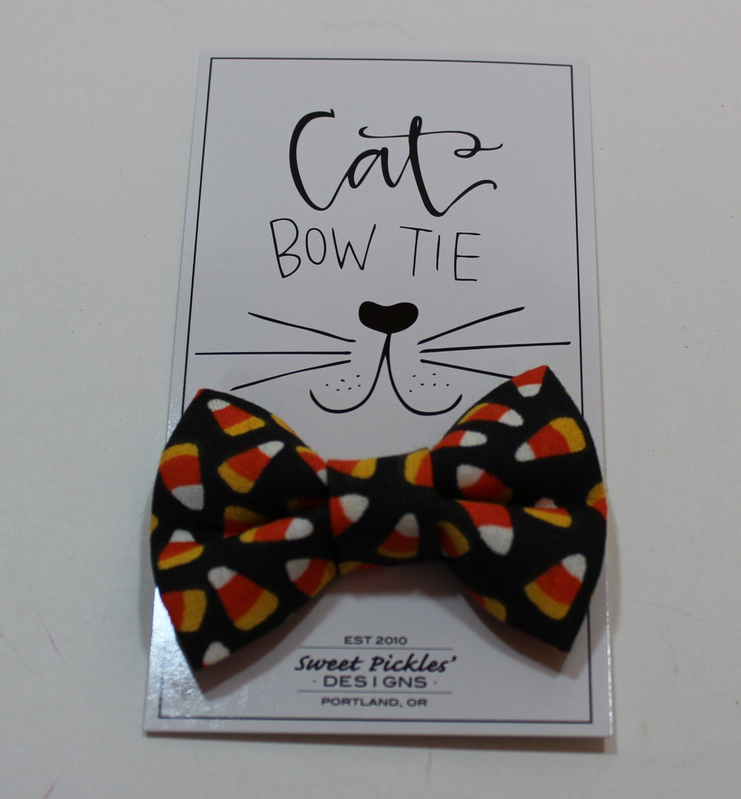 petpack-cat-october-2016-bowtie