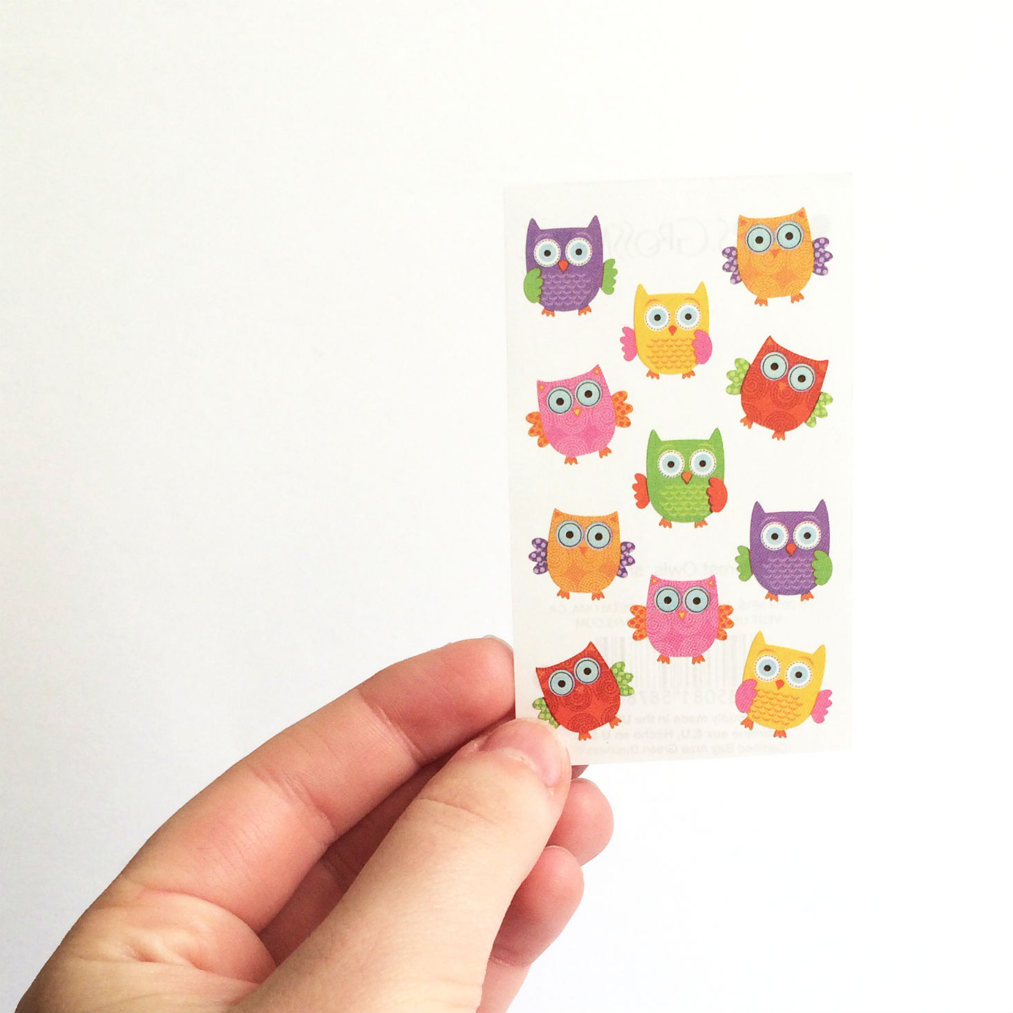 See what stickers are inside the Pipsticks November 2016 Pro Club Petite pack!