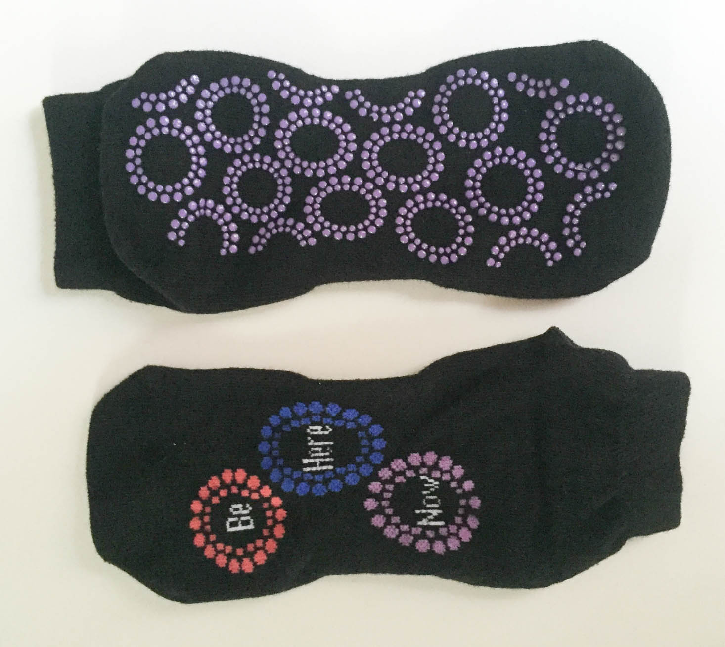 yogi-surprise-november-2016-socks-2
