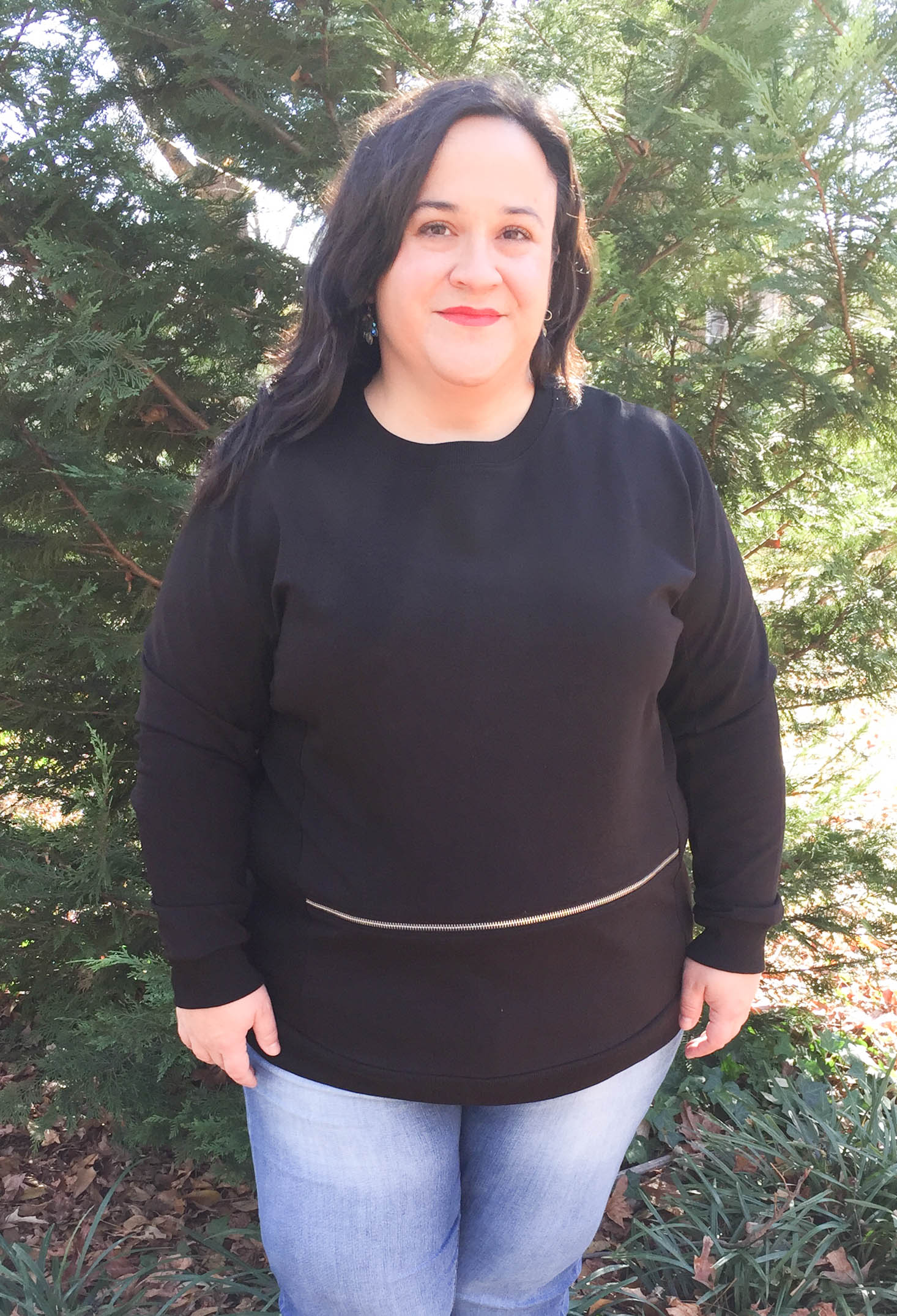 gwynnie-bee-december-2016-black-top