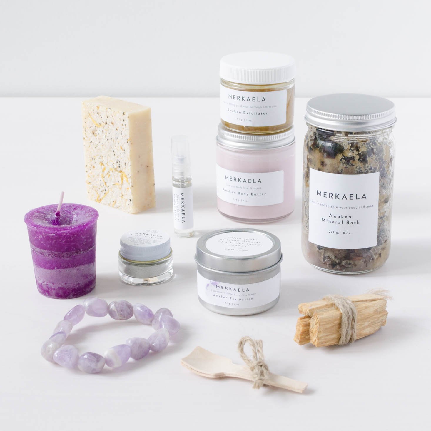 See the wellness items inside Merkaela's Fall box. Read our review!