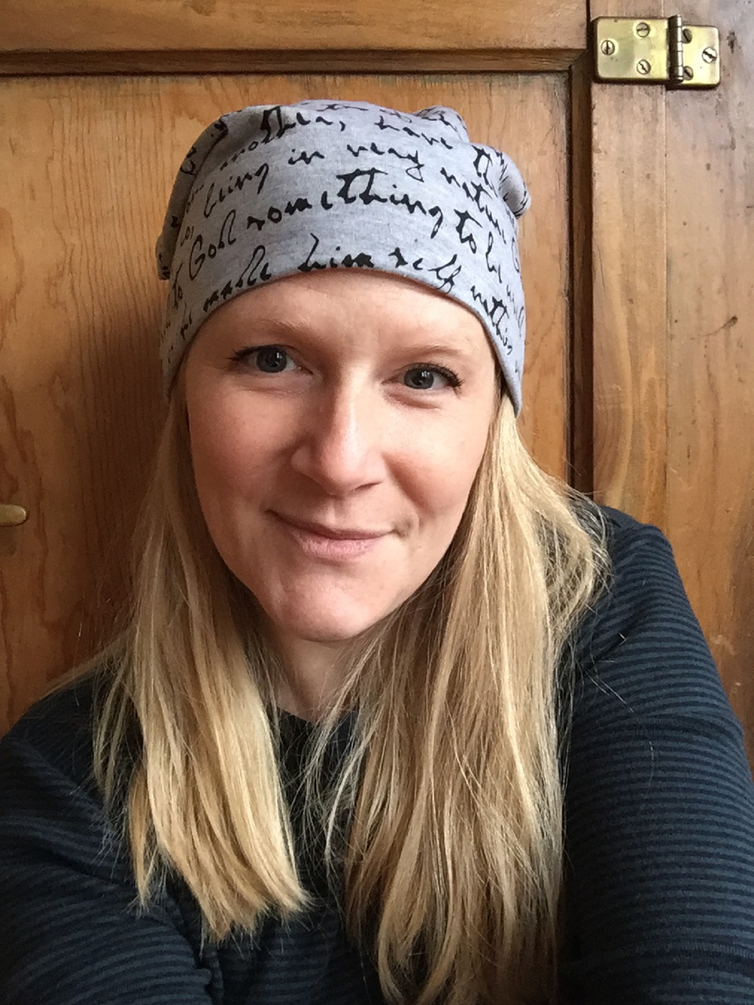 once-upon-a-bookcase_december-2016-hat2