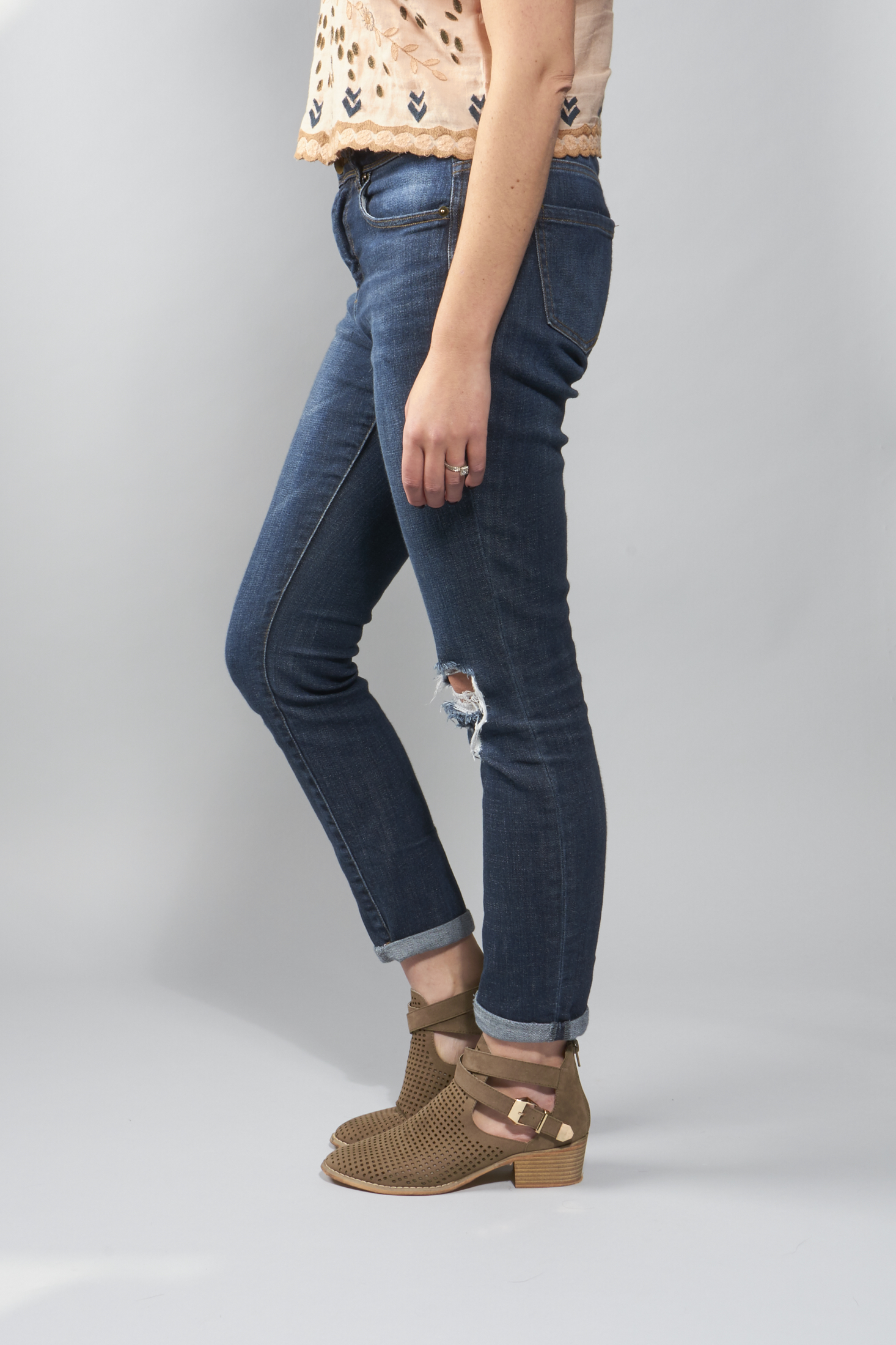 shoe-dazzle-december-2016-shoe-side-model