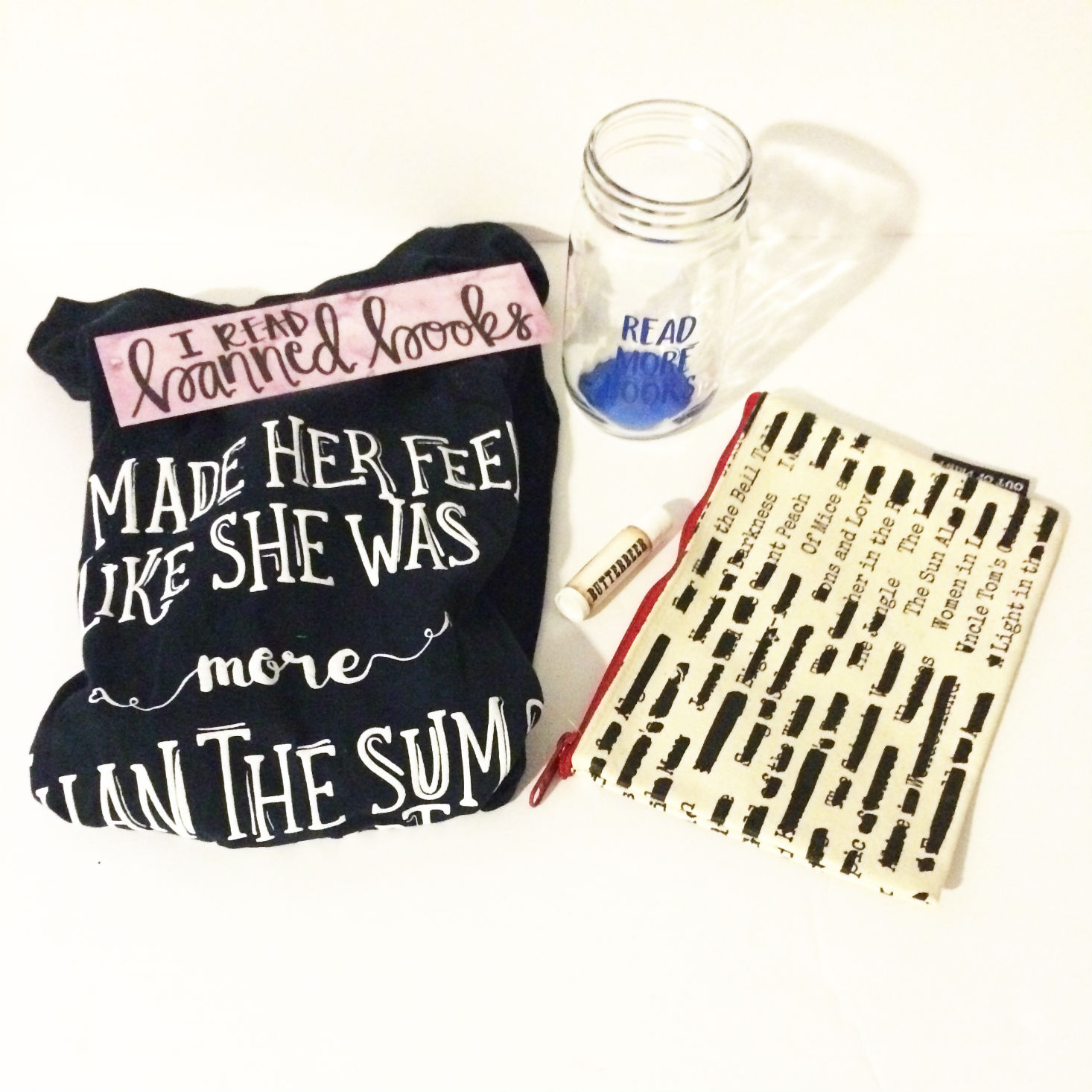 Read our review of the November 2016 Bookish Box!