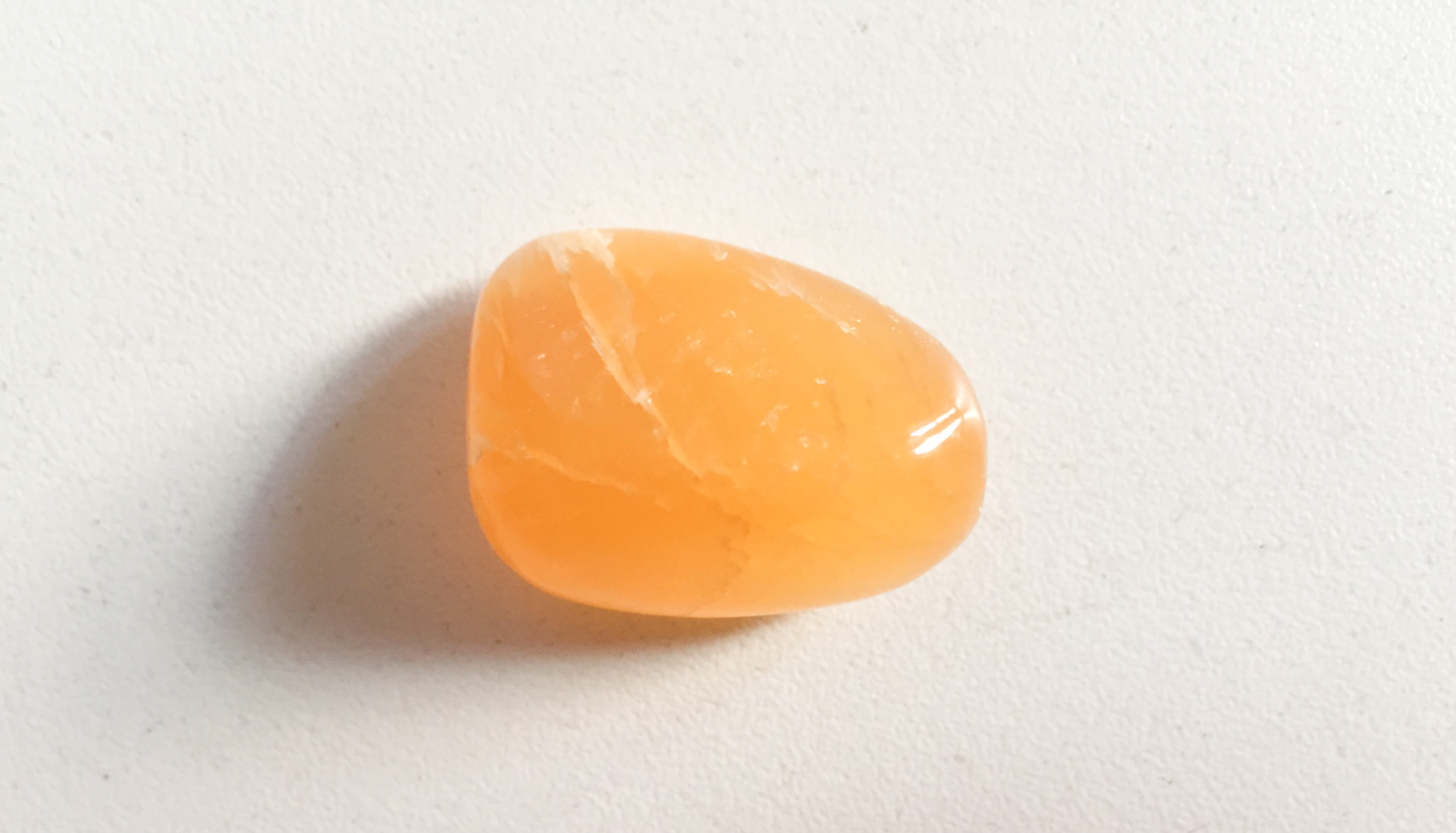 buddhibox-essential-oils-december-2016-stone