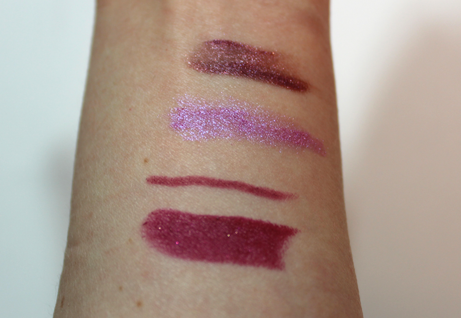 glamorous-chicks-beauty-box-december-2016-swatches