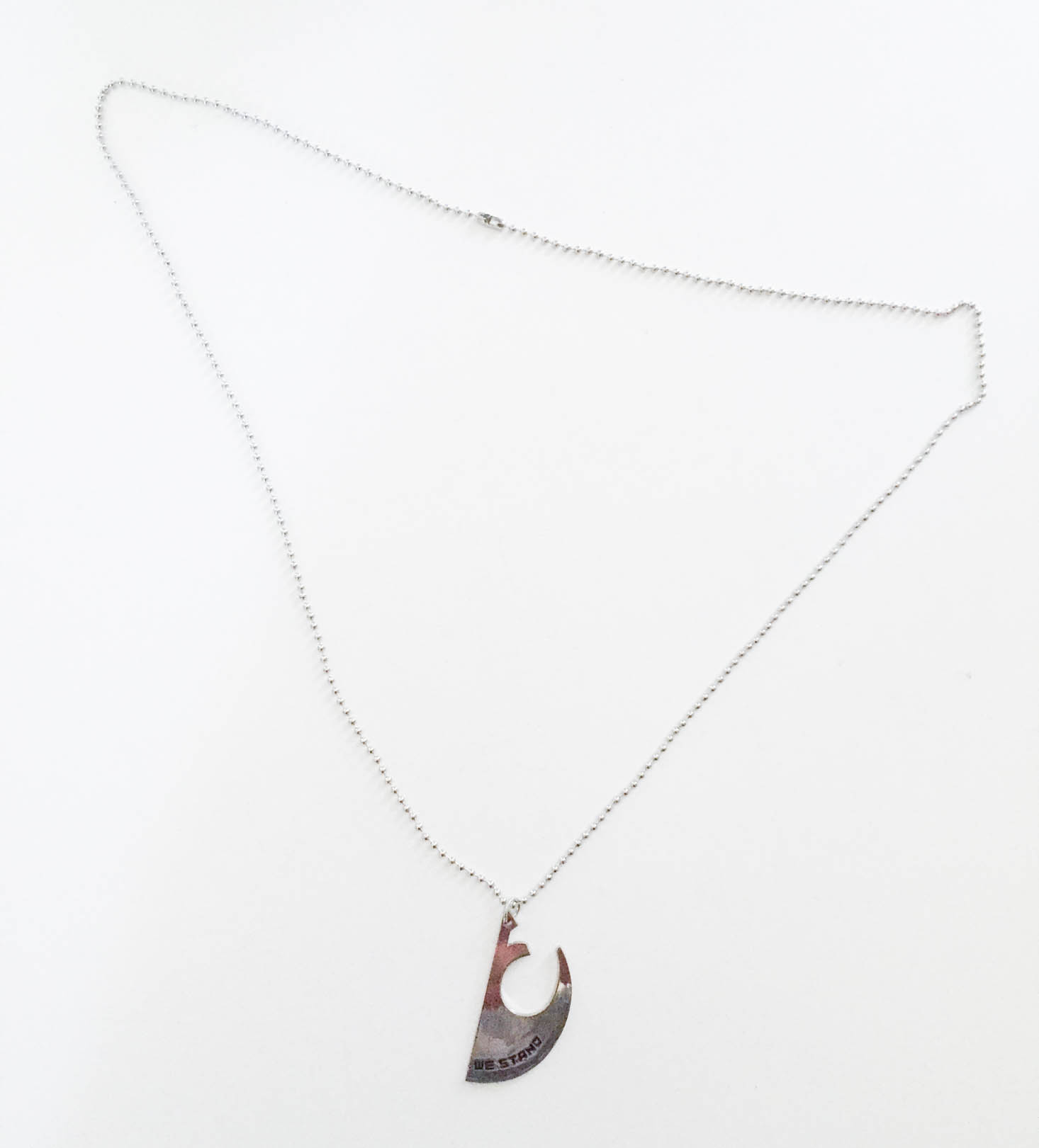 super-geek-box-december-2016-necklace