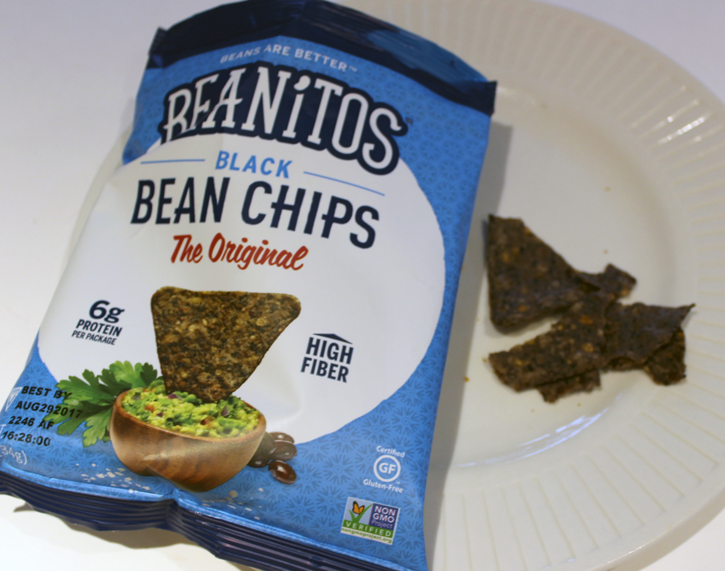 vegan-cuts-snack-january-2017-beanitos1