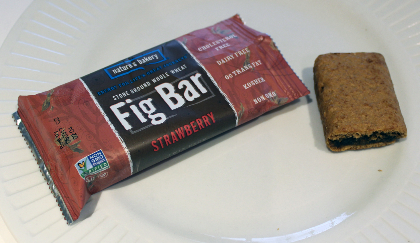 vegan-cuts-snack-january-2017-fig-bar