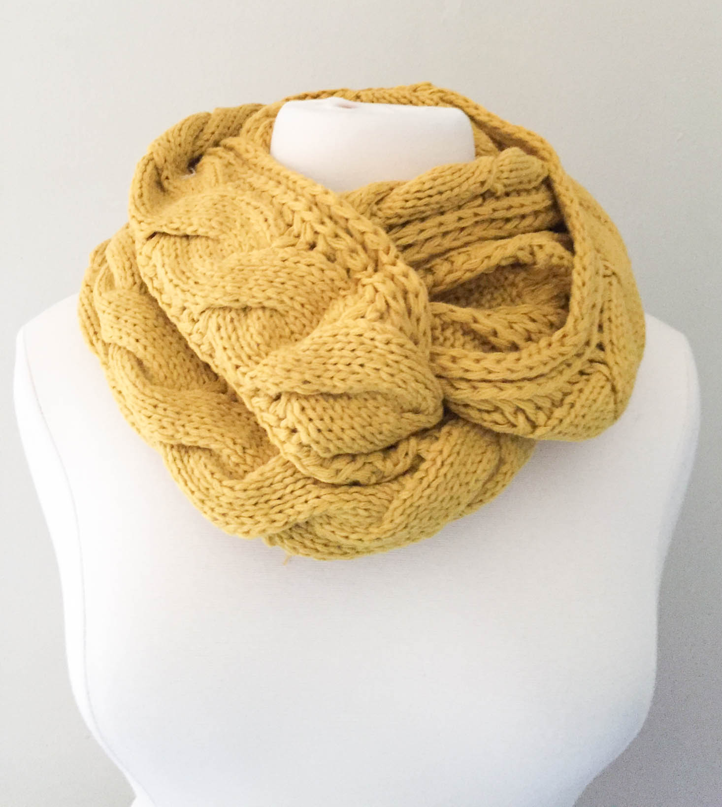 wantable-accessories-december-2016-scarf-2