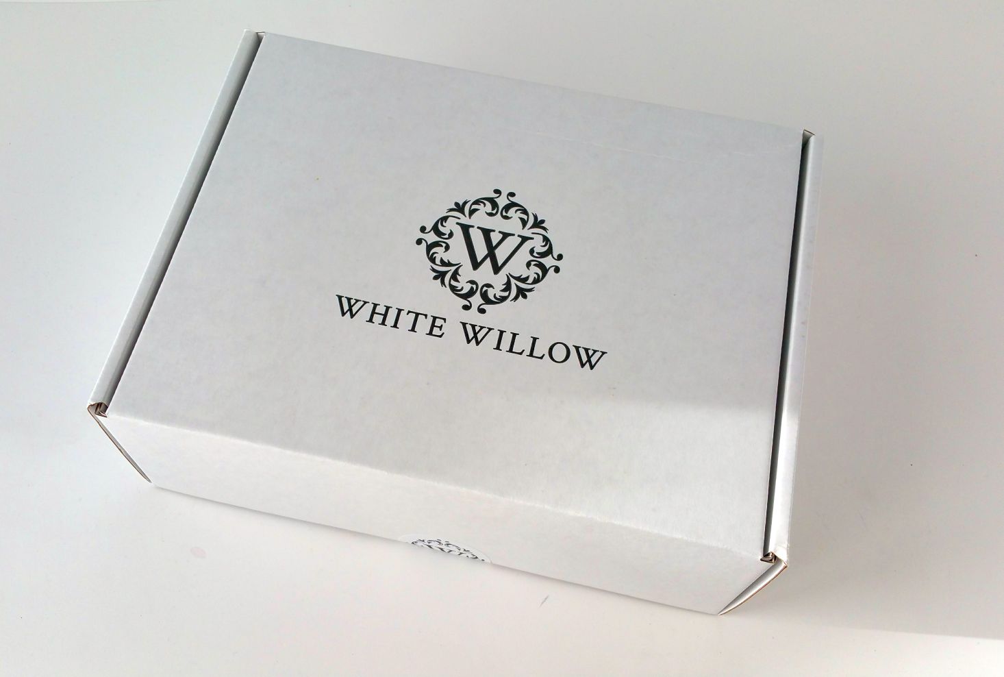 white-willow-december-2016-box